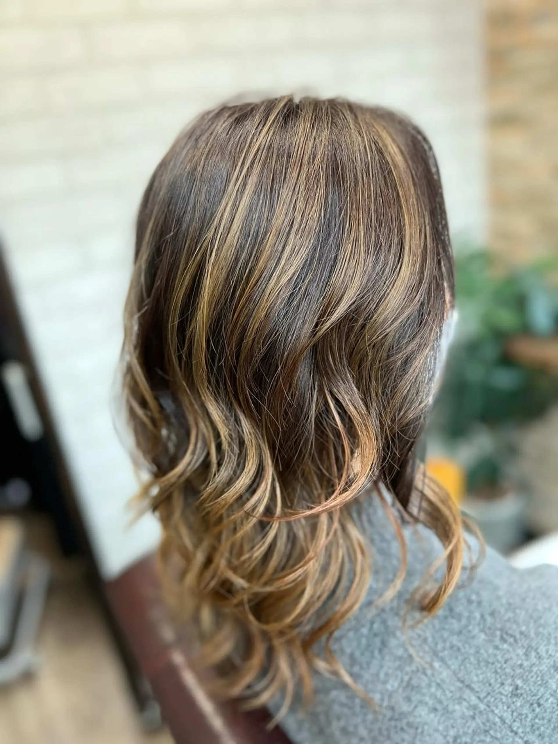 ロング カラー バレイヤージュ デザインカラー レイヤーカット ヘアカラー トリートメント 川村 昌広のヘアスタイル