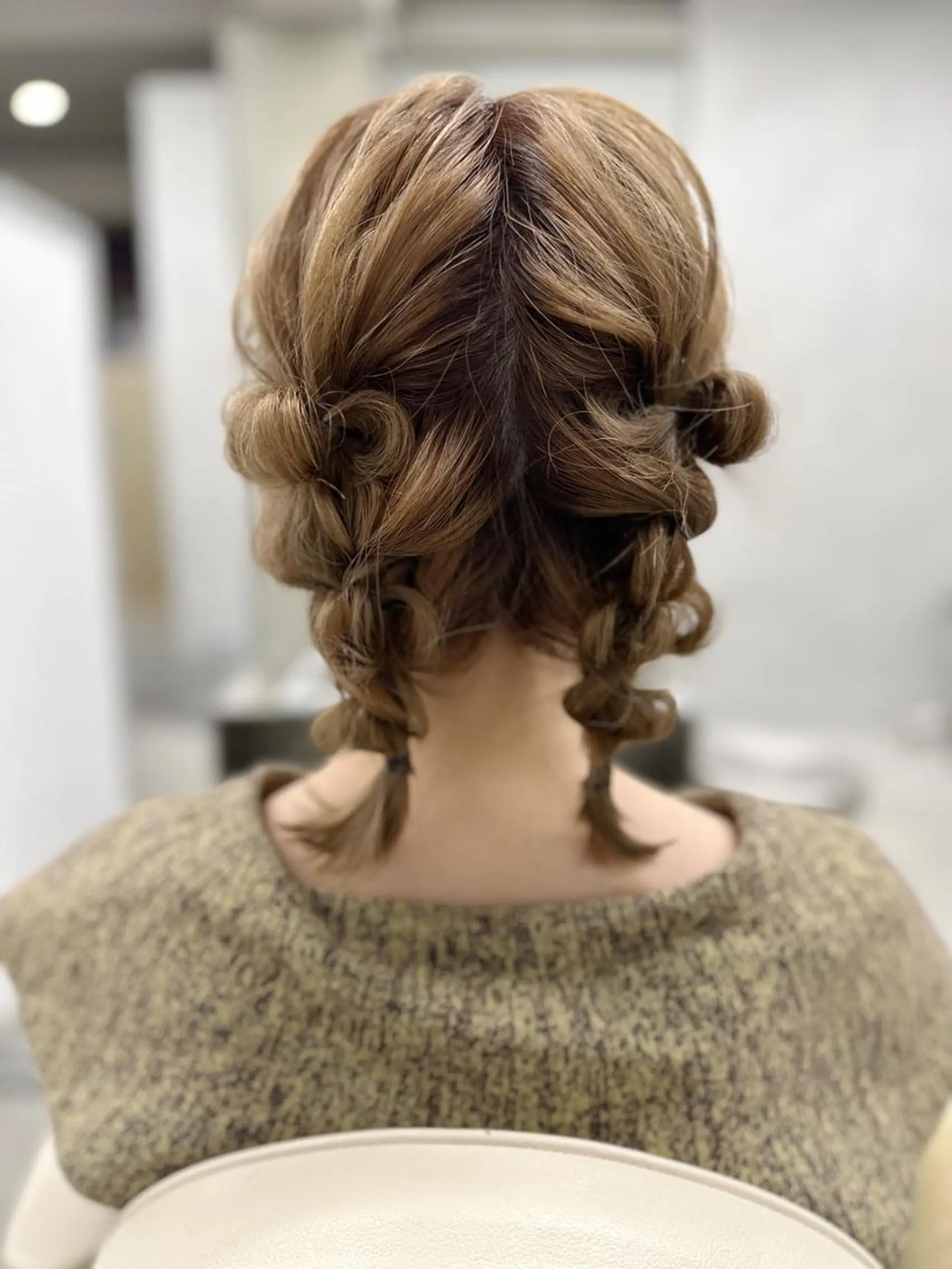 ミディアム THE MAISONのヘアスタイル