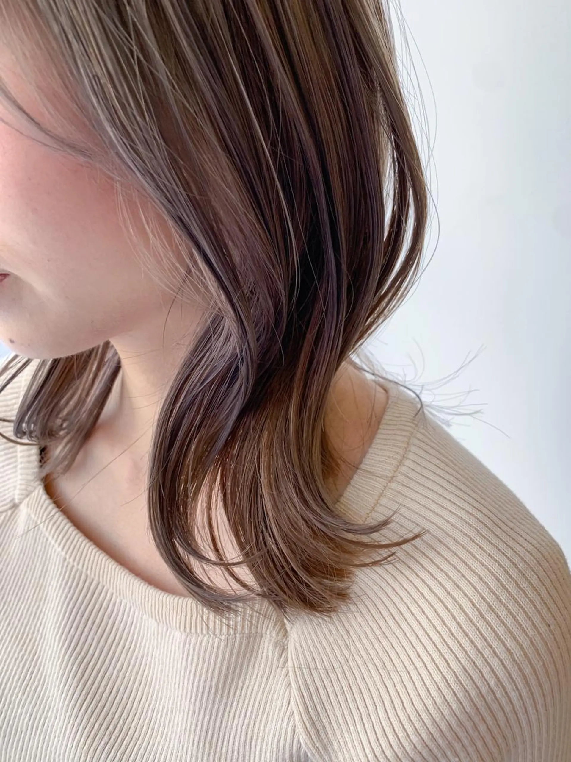 カラー アッシュ ブリーチ ケアブリーチ 透明感カラー ダブルカラー カット トリートメント モリシュンスケ /レイヤー/髪質改善のヘアスタイル