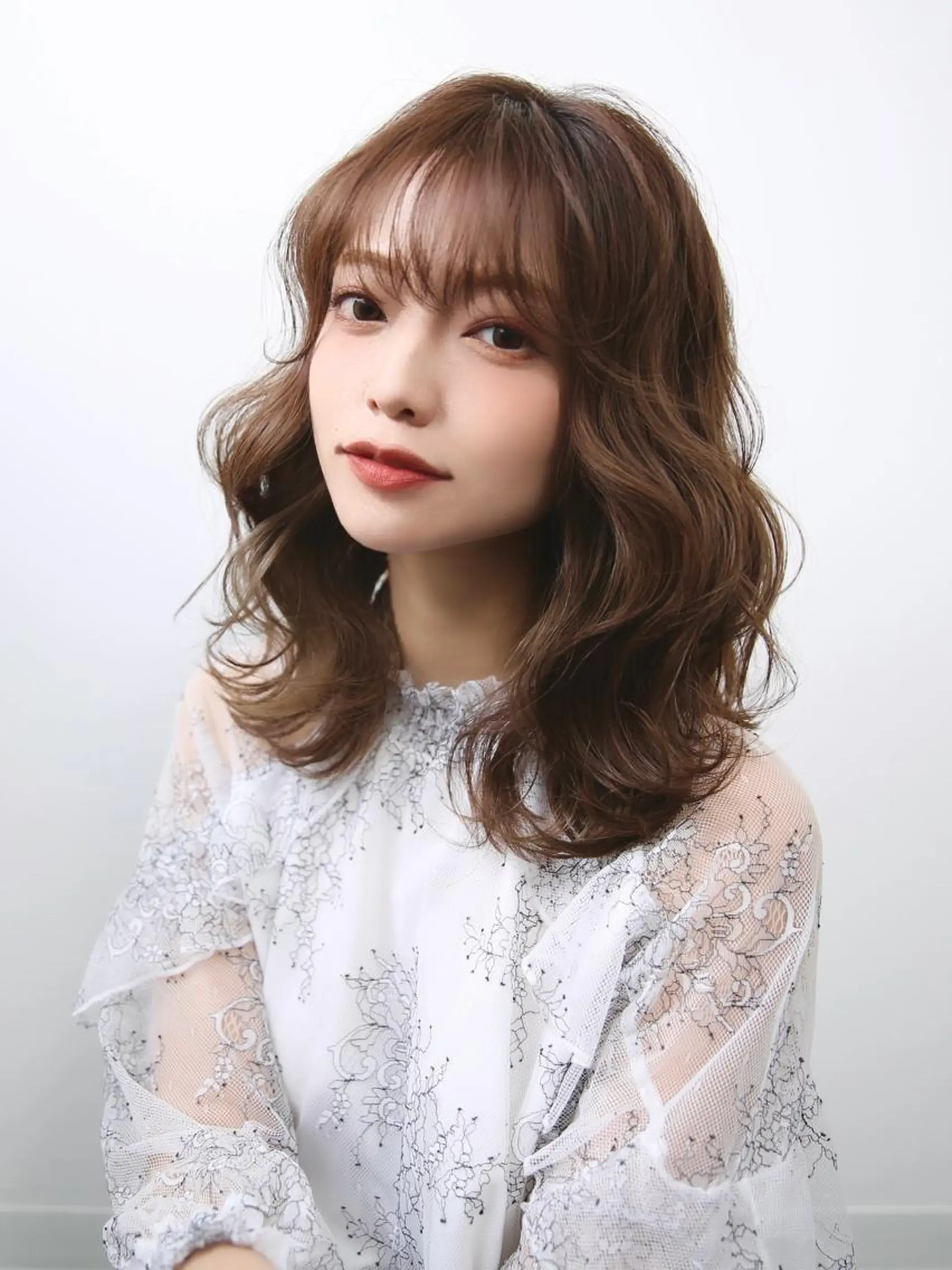 セミロング ブリーチなしダブル/ レイヤーカット 小棹のヘアスタイル