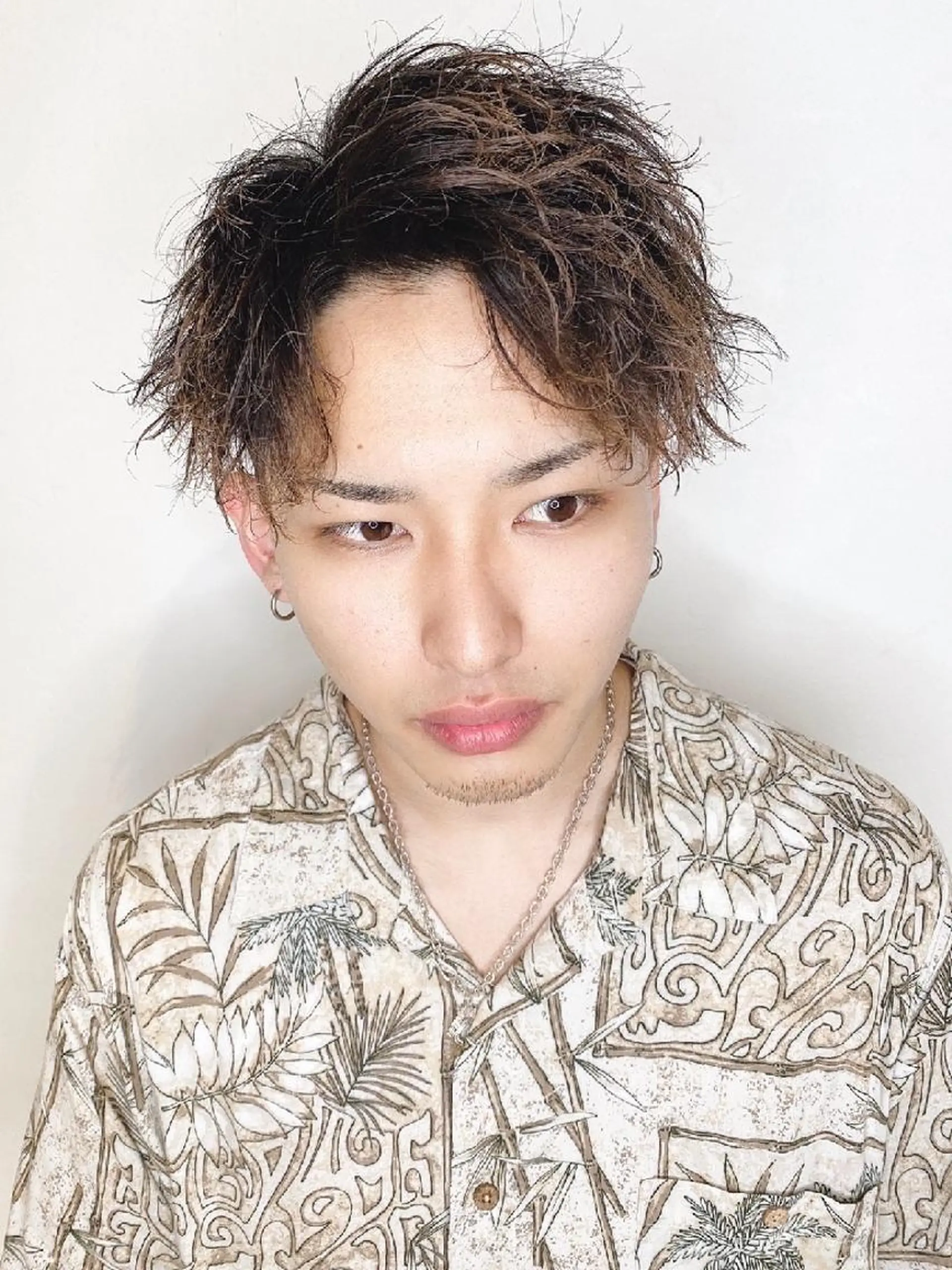 ミディアム ノミネーション大宮所属・TOSHIKI/ ハイトーン/髪質改善のヘアスタイル