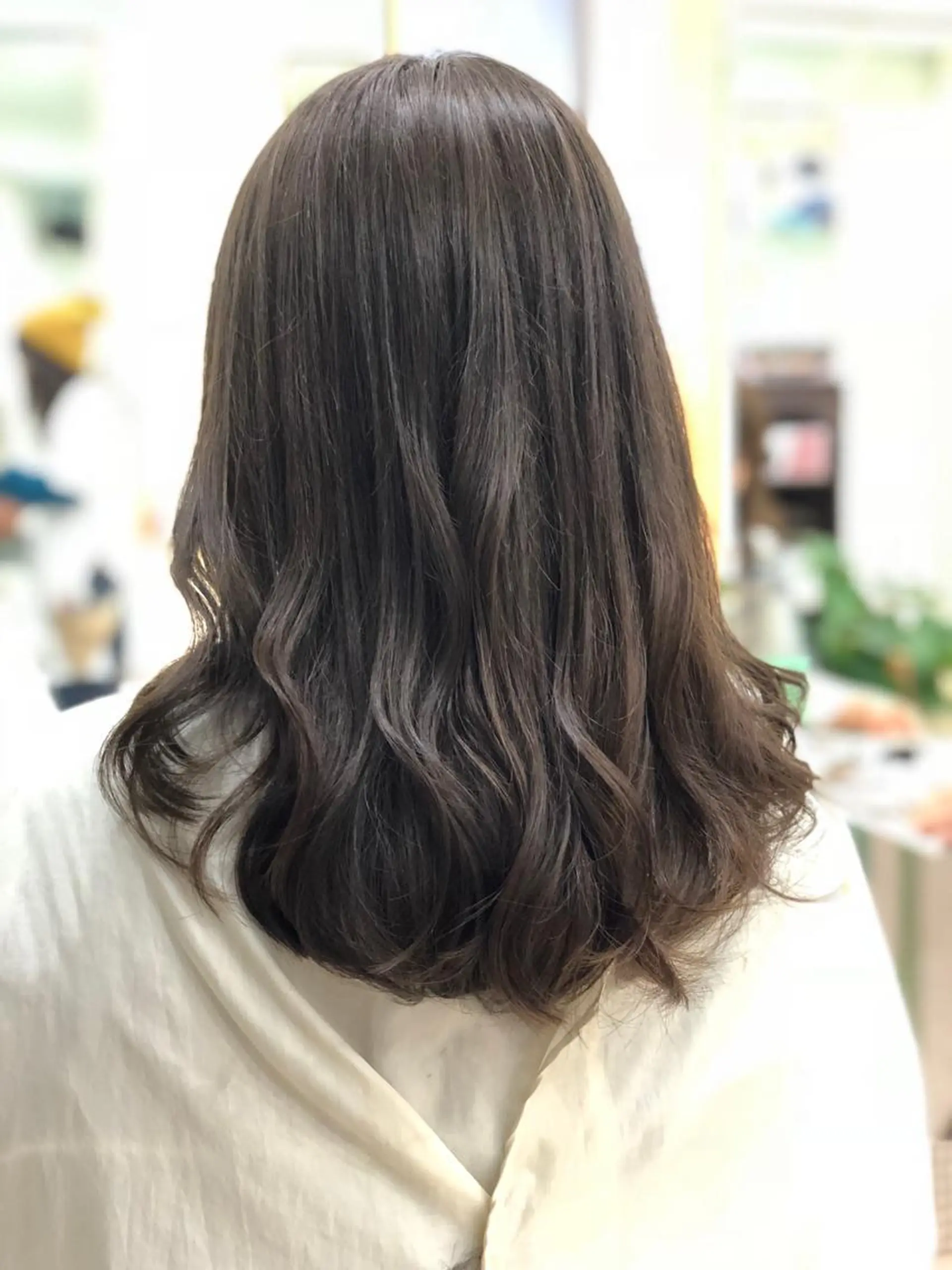 セミロング カラー kahuli  hair Ulu 「カーフリヘアウル」所属・鎗田 健のヘアスタイル