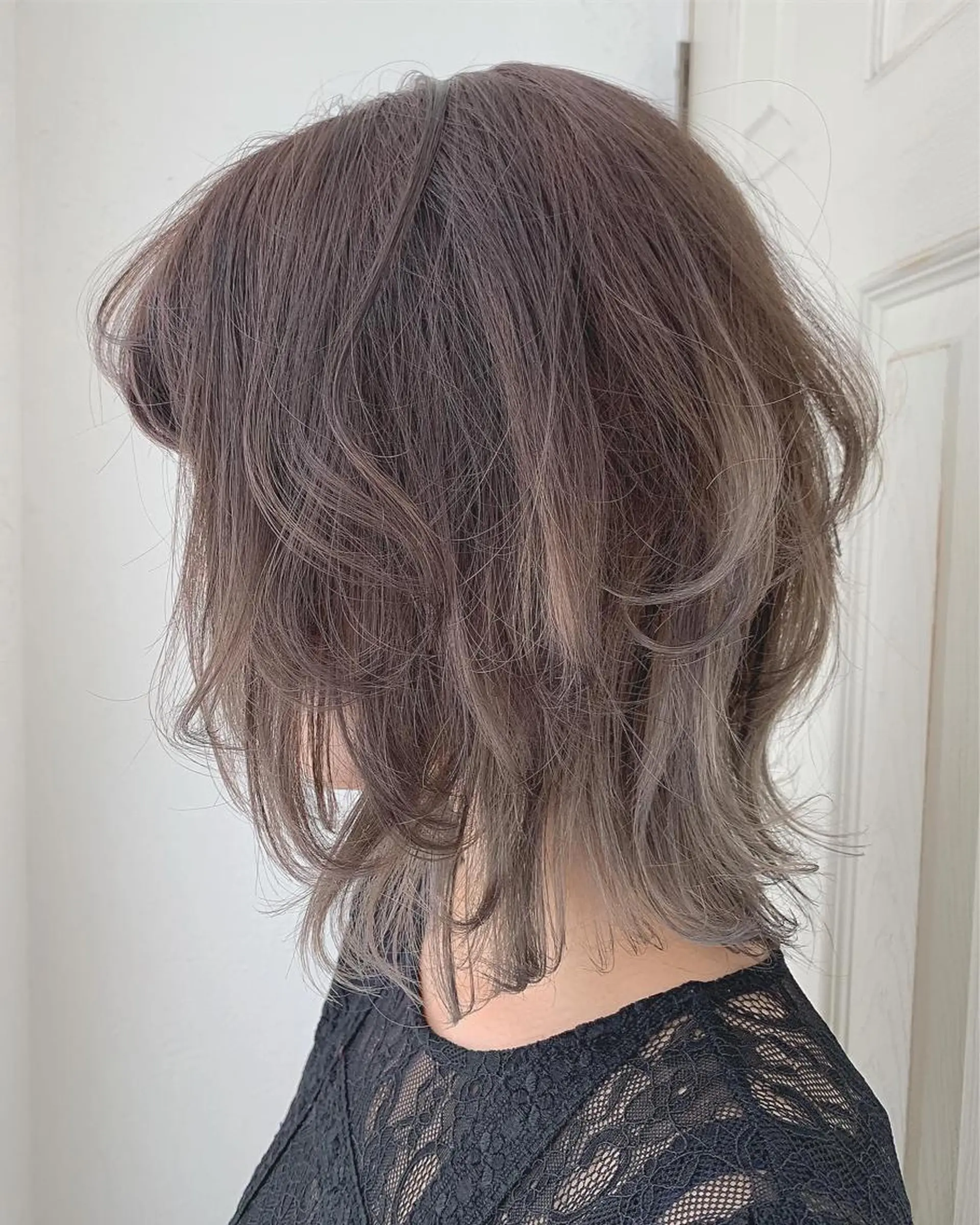 ミディアム カラー fio マナミのヘアスタイル