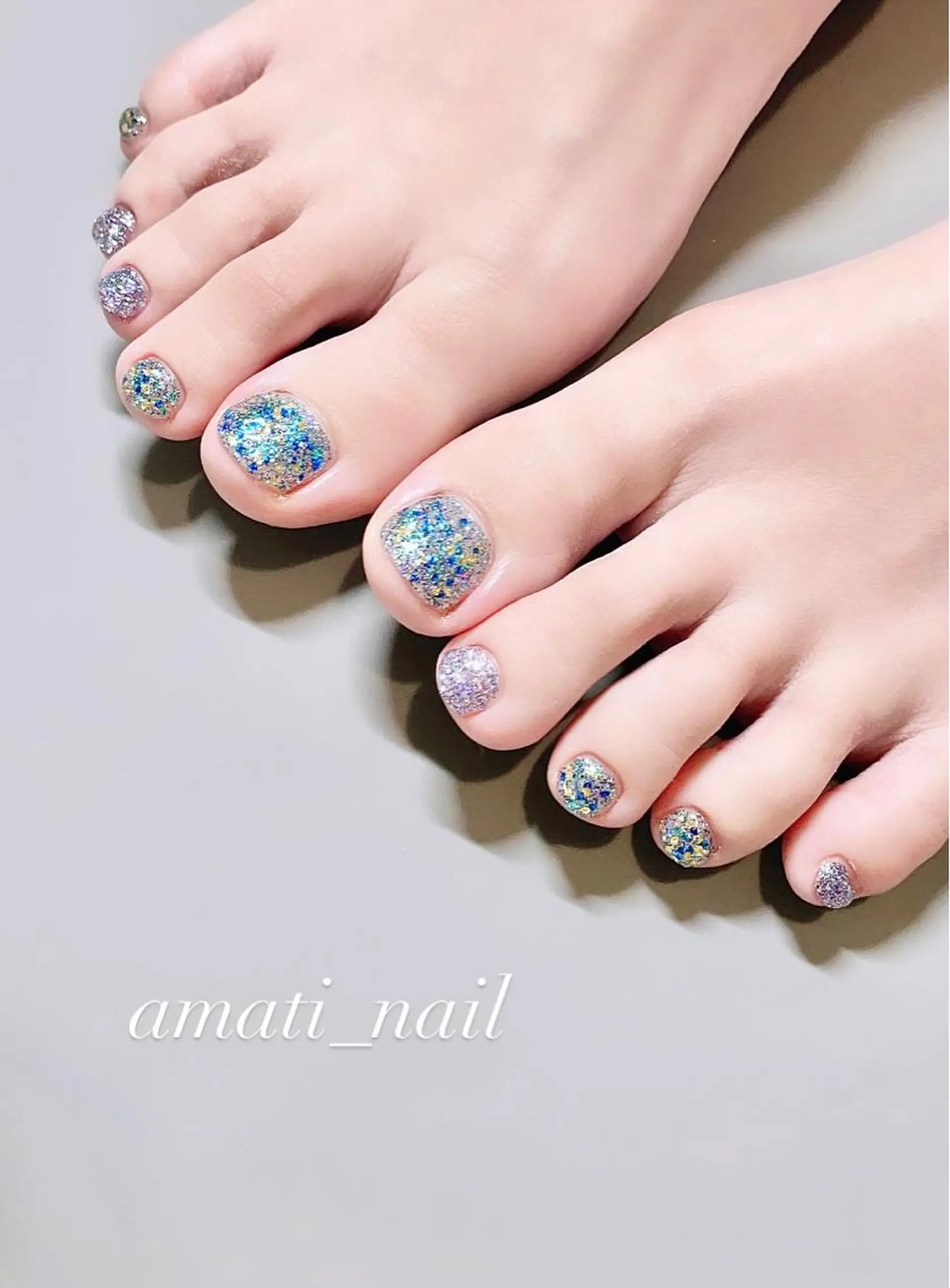 ネイル クリアネイル フットネイル ジェルネイル グラデーション キラキラネイル フットネイル amati_nail TAKAKOのネイルデザイン