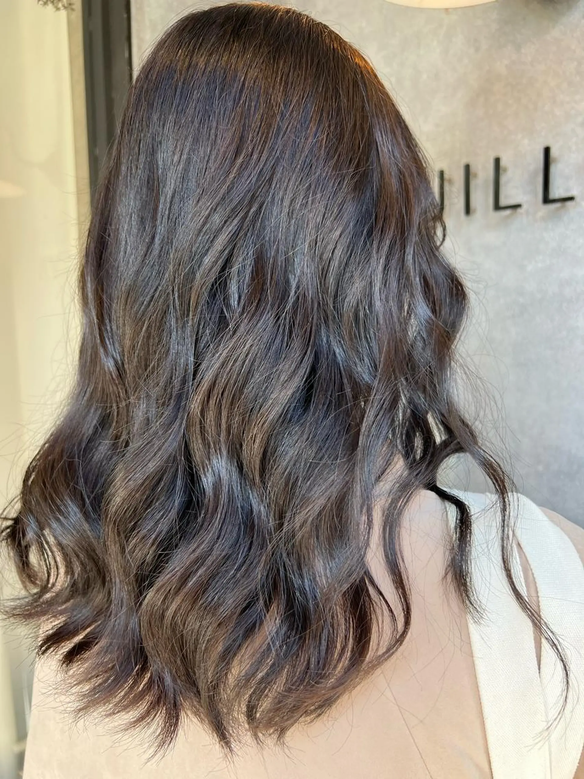 セミロング カラー N°jillva 𝑘𝑎𝑟𝑖𝑛のヘアスタイル