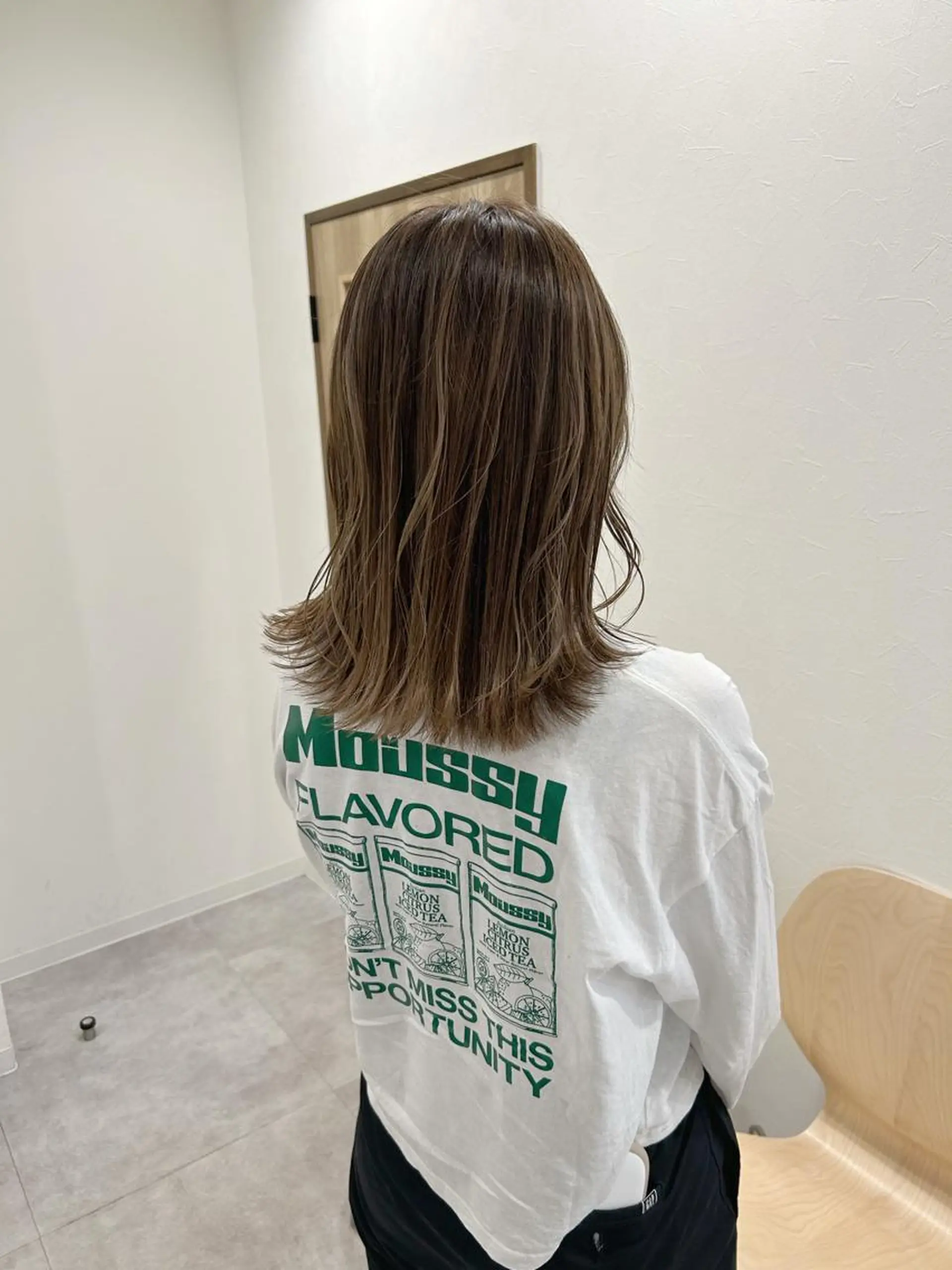 セミロング カラー アッシュ アッシュグレー アッシュグレージュ バレイヤージュ ベージュカラー カット ヘアカラー ボブ/ハイトーン 立川loose 下田のヘアスタイル