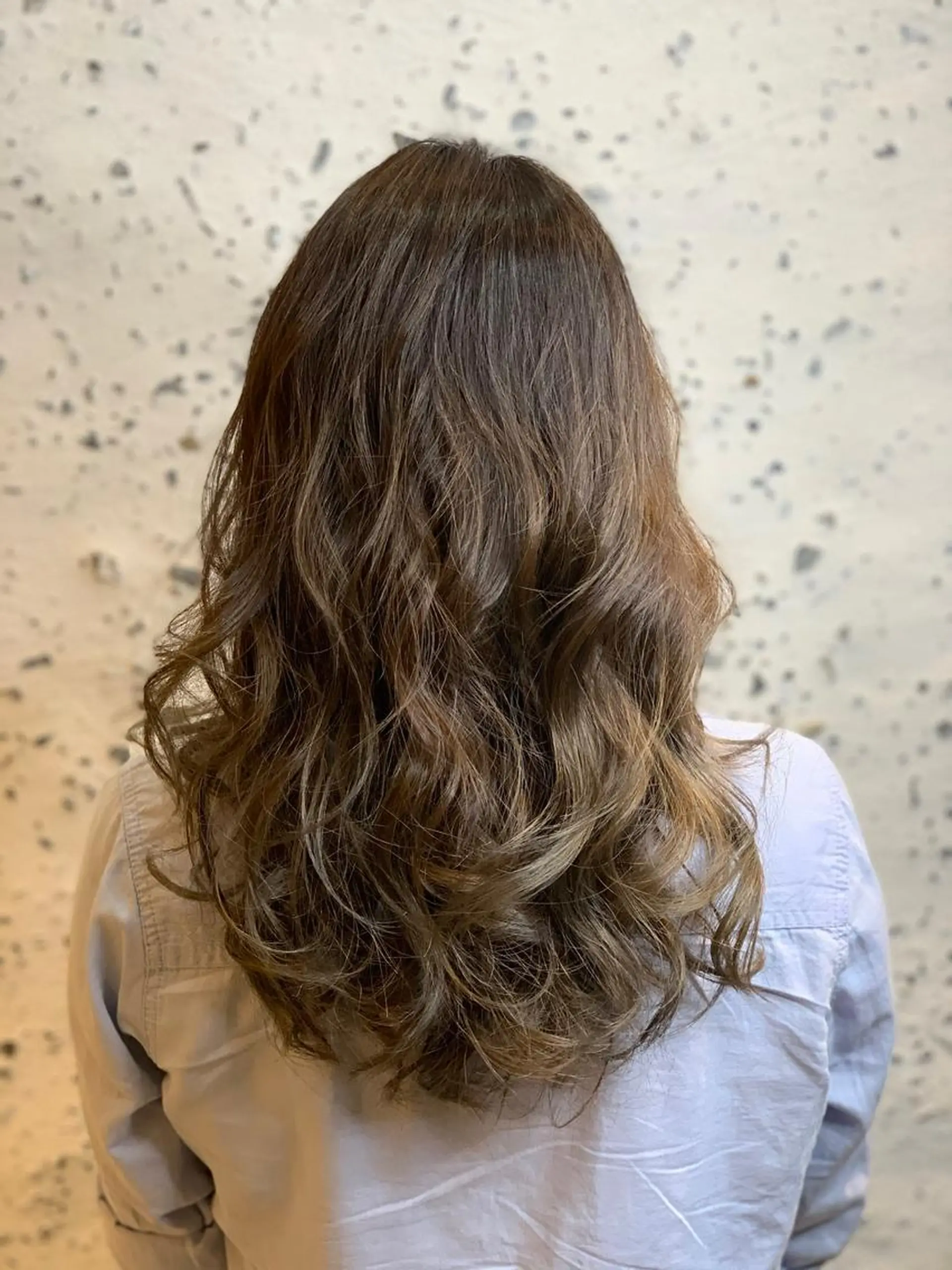 セミロング カラー 髪質改善・艶髪特化 木村侑平のヘアスタイル