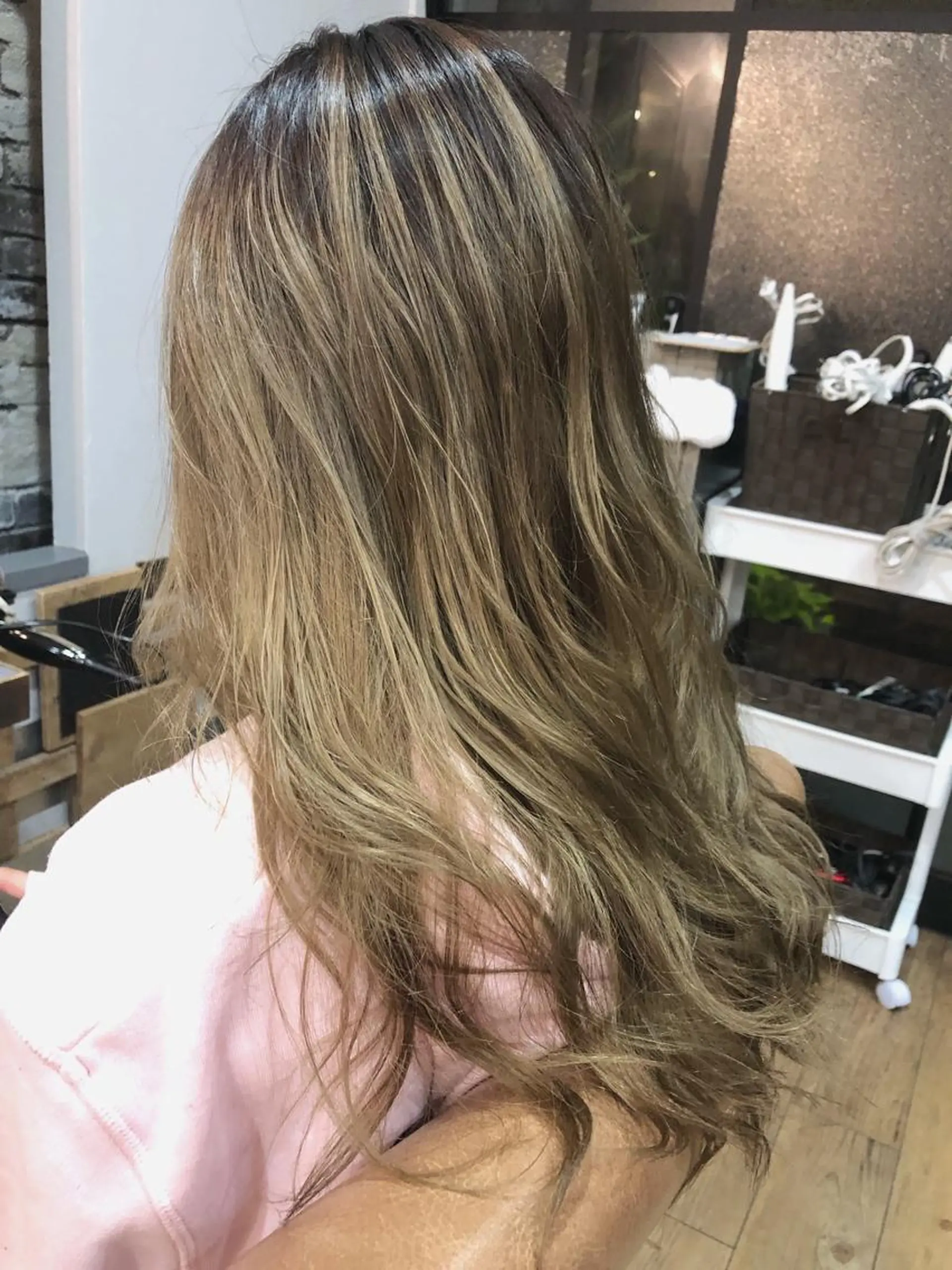 ロング カラー ブリーチ ハイライトカラー ハイライト HairSalon SHIAN八王子店所属・SHIAN 八王子 🦋小林 美羅🦋のヘアスタイル