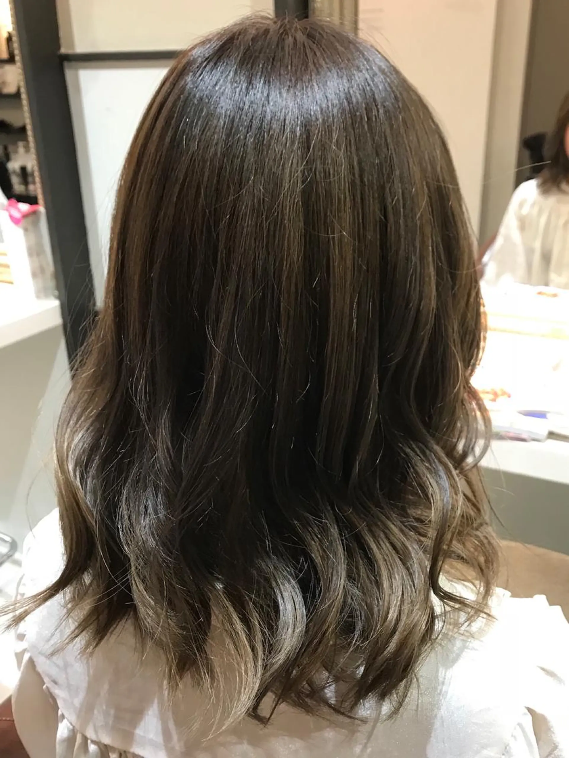 ミディアム カラー ヘアカラー トリートメント Avery NEWYORK所属・Avery SHINのヘアスタイル
