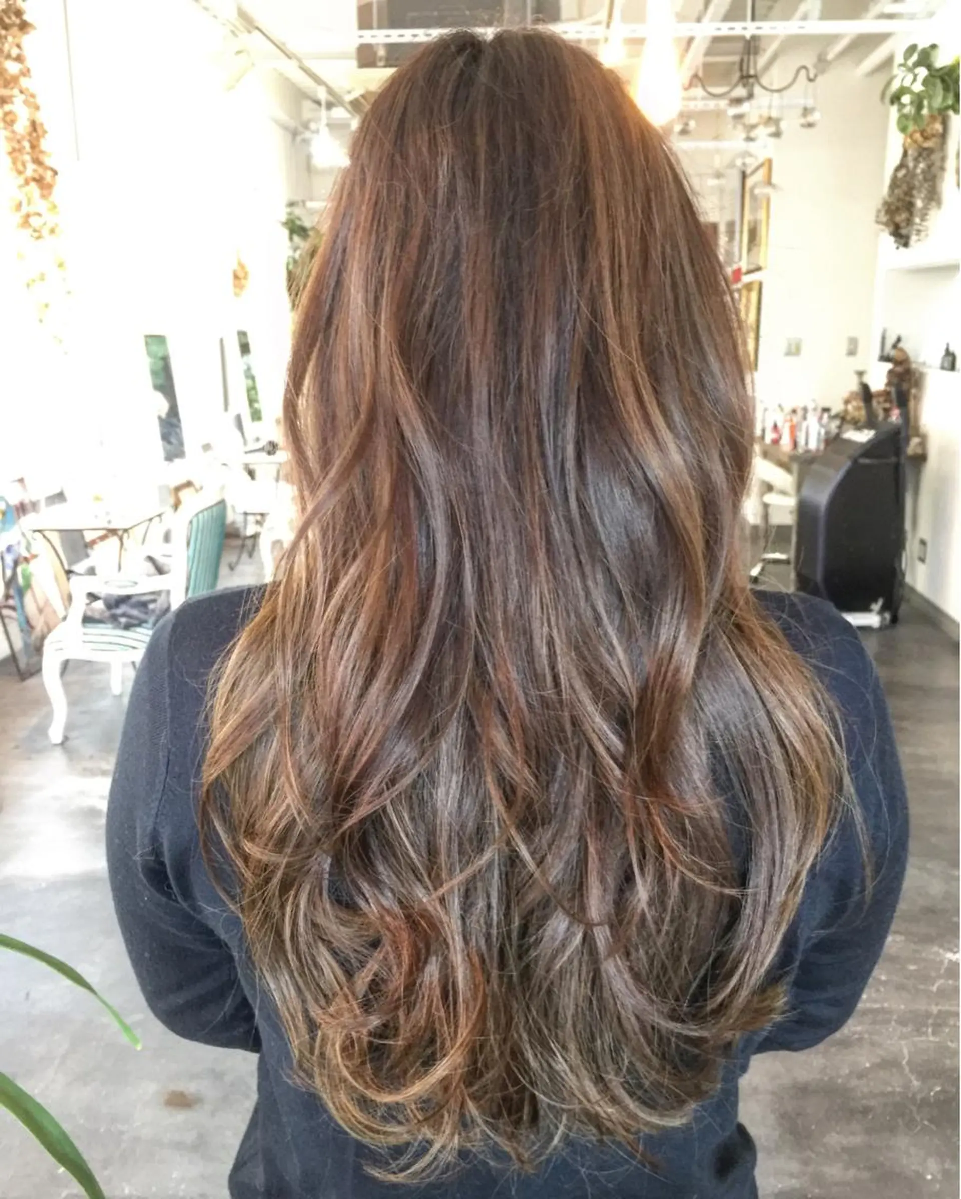 ロング カラー ヘアアレンジ お団子ヘア グラデーションカラー ハイライトカラー メッシュ 外国人風カラー Mariana/ 鶴原-ハイライトのヘアスタイル