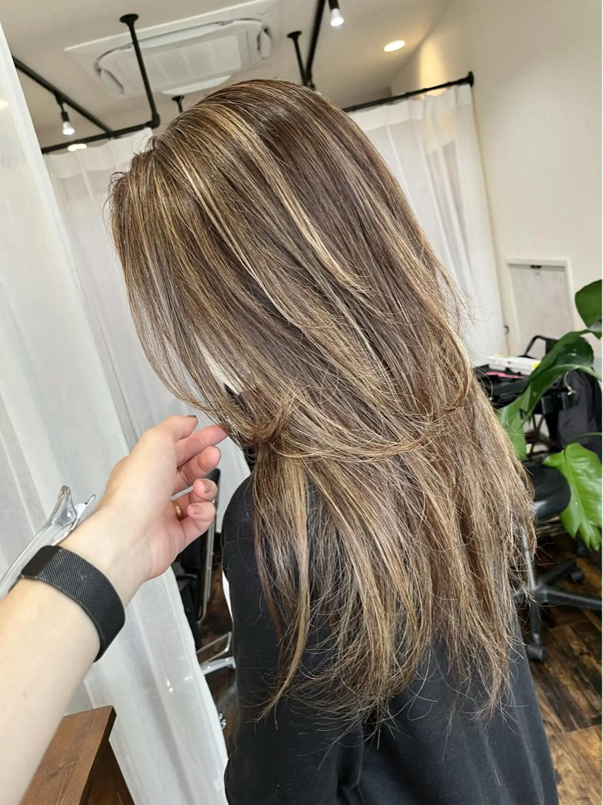 セミロング カラー Tsuyoki .のヘアスタイル