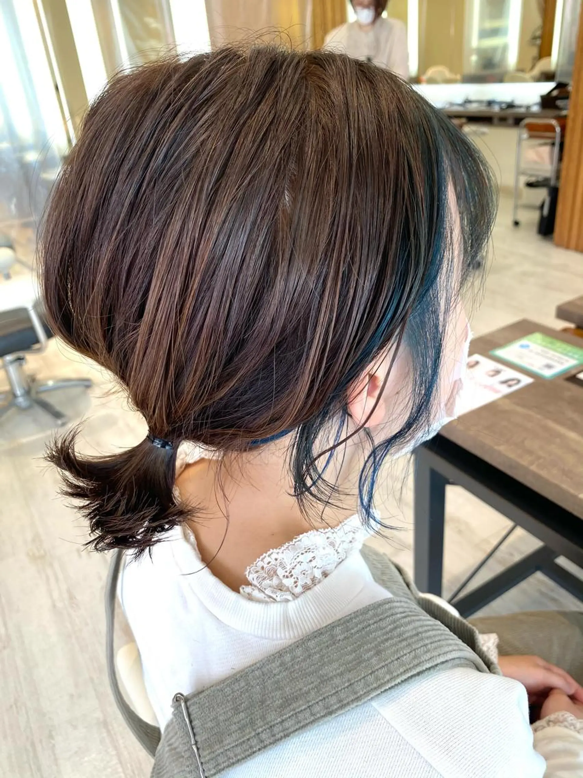 ミディアム カラー ミストバング ベージュ/インナー カラー🤍Rieのヘアスタイル