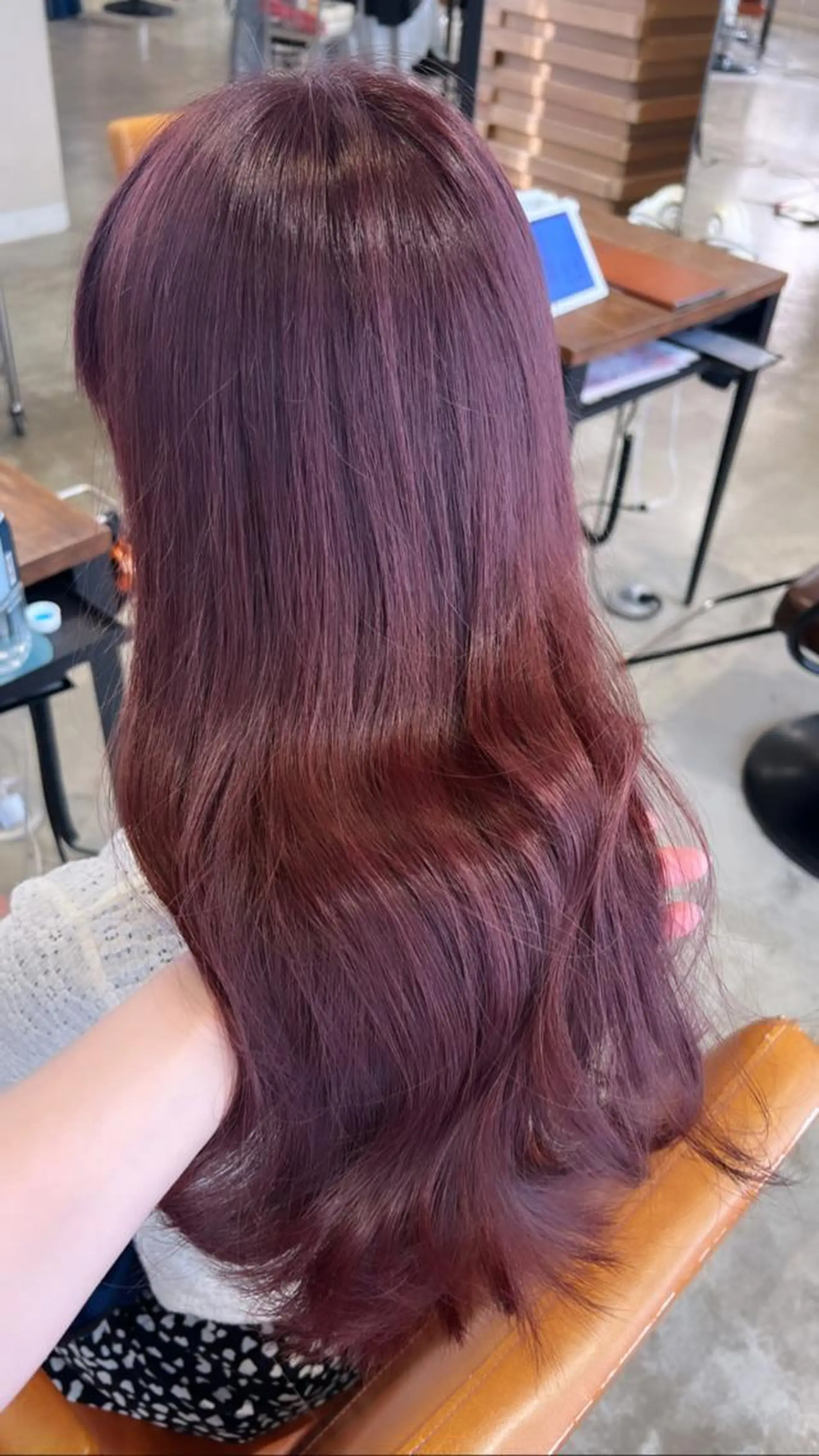 セミロング ピンクラベンダー 松下 奈央のヘアスタイル