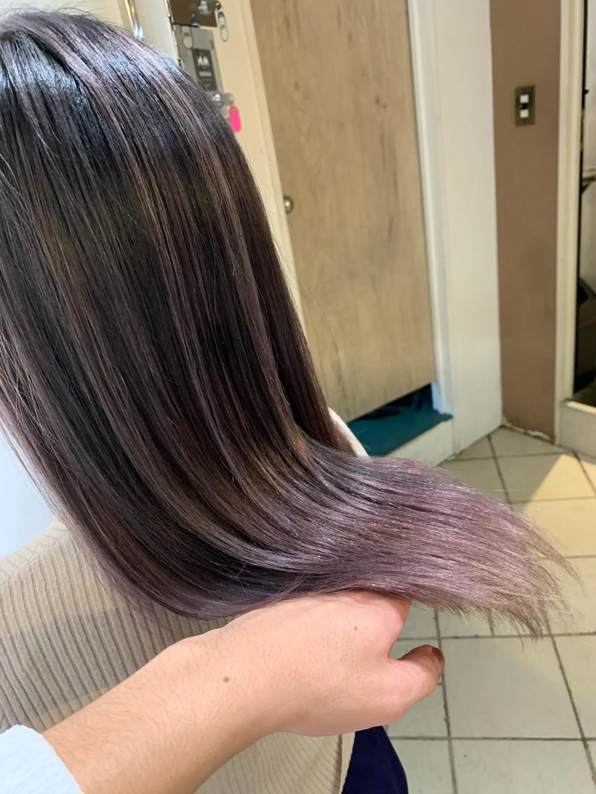 セミロング カラー パーマ ヘアアレンジ メンズ キッズ ネイル マツエク・マツパ 酸性ストレート 髪質改善大槻勇樹のヘアスタイル