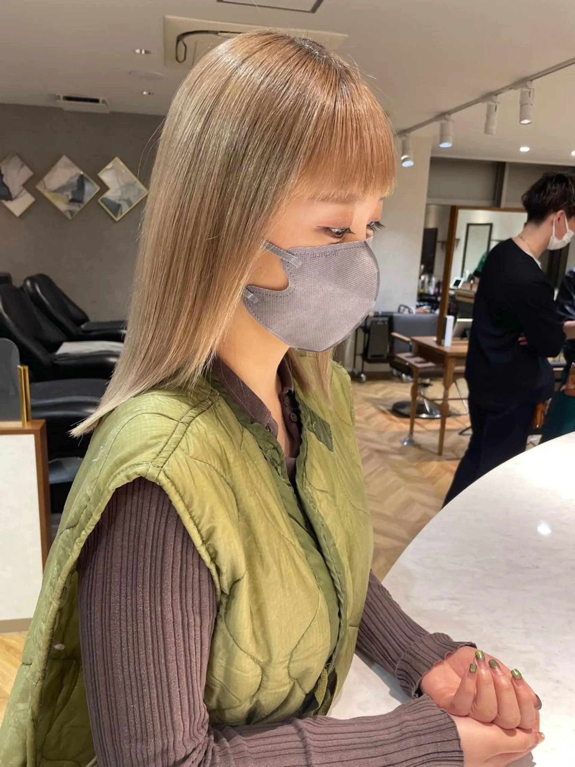 ミディアム カラー ベージュカラー ブリーチ ミルクティーベージュ カット ヘアカラー トリートメント Lond  mare 🦋ayana🦋のヘアスタイル