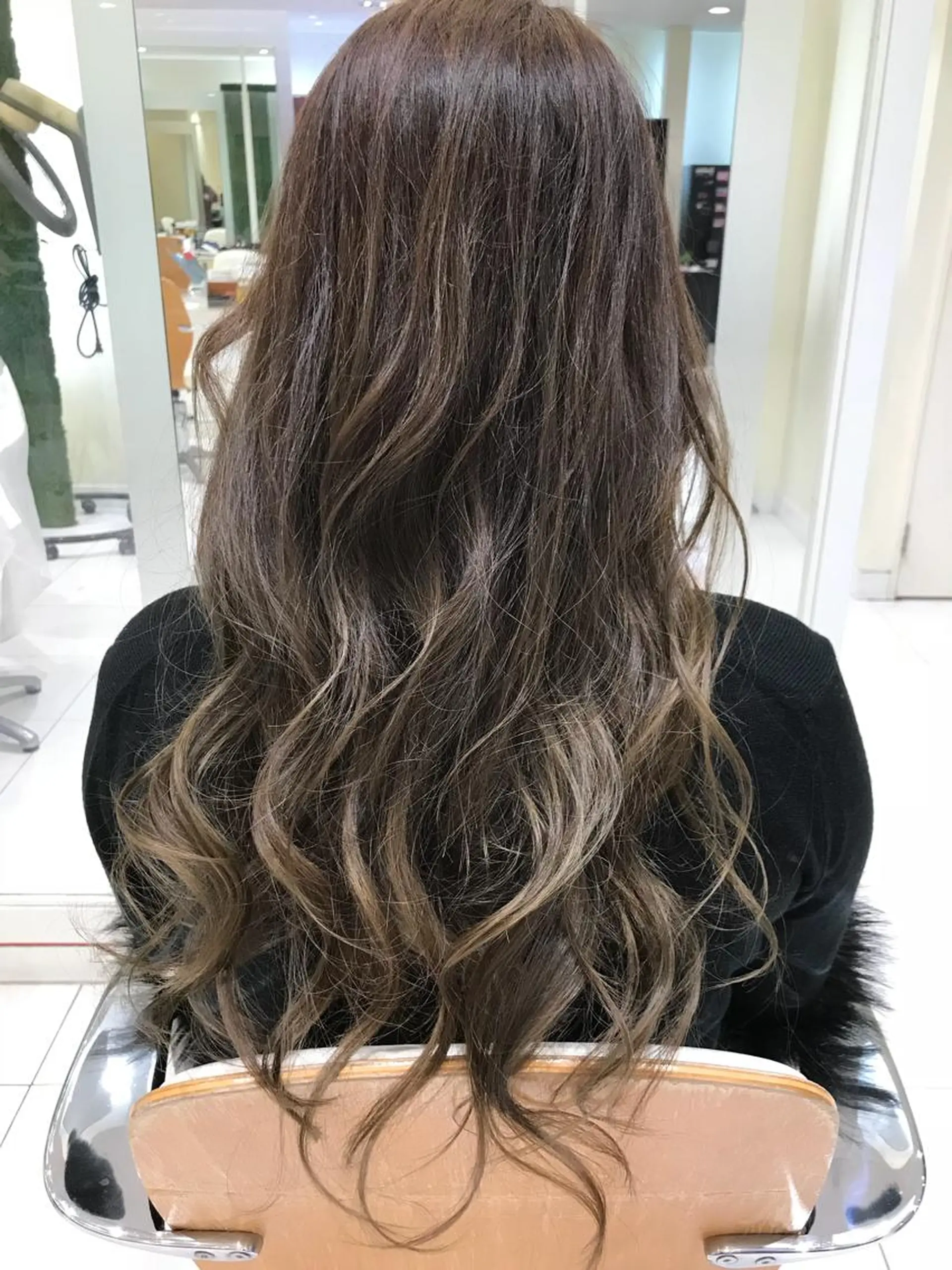 ロング カラー グラデーションカラー ハイライトカラー ハイライト ナガイ ユウキのヘアスタイル