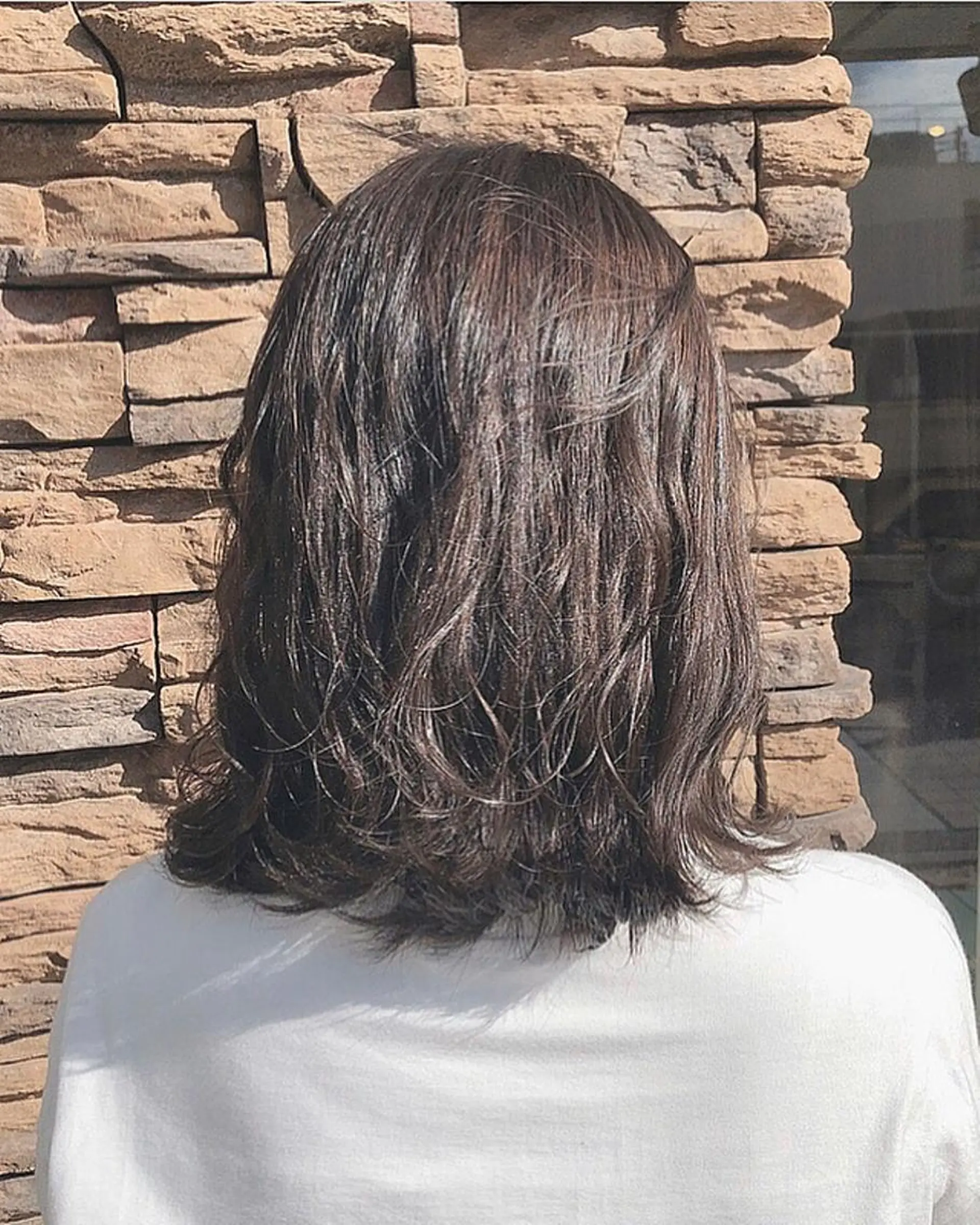 ミディアム カラー 髙井 麻帆のヘアスタイル