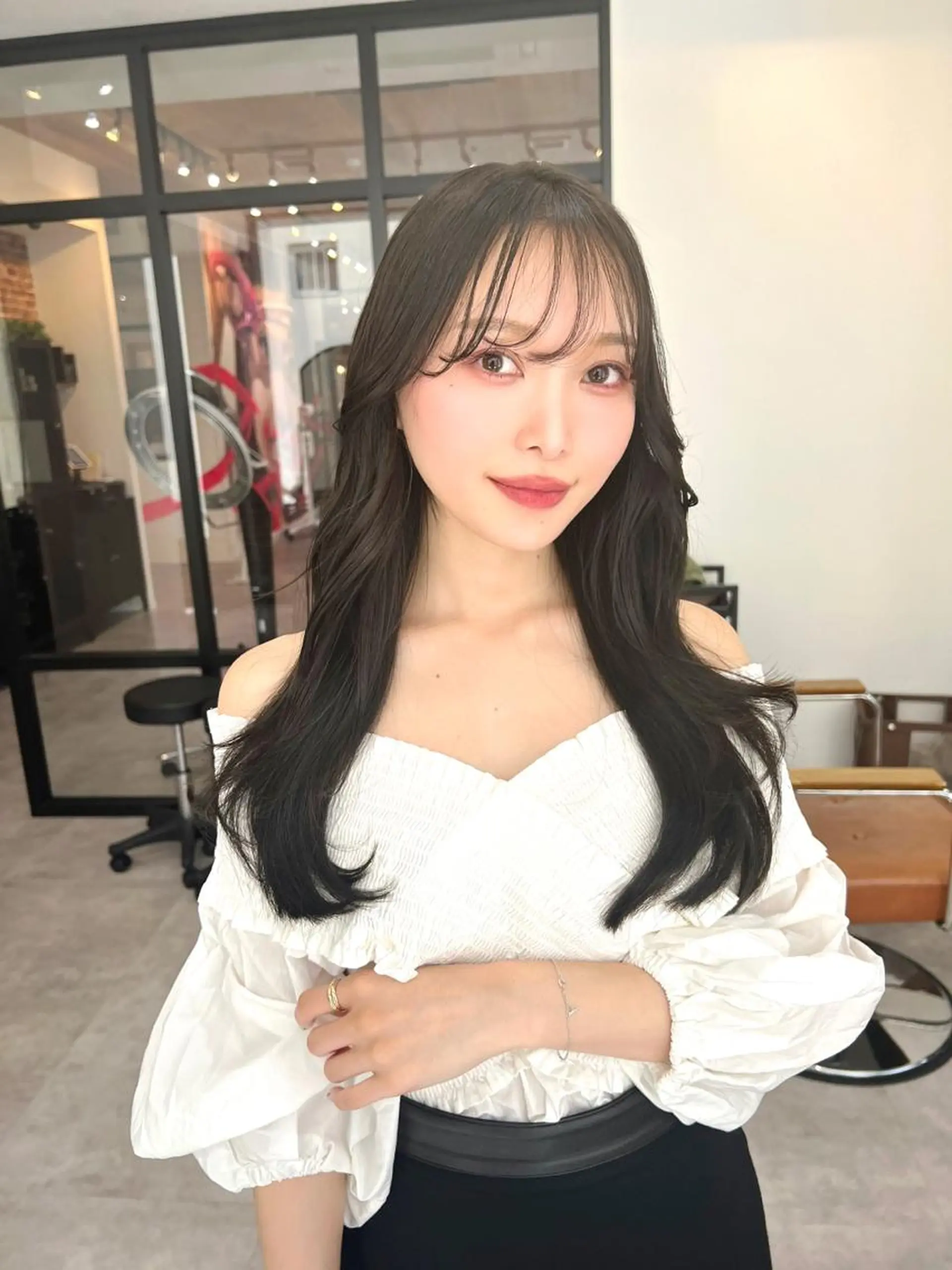 セミロング カラー ヘアアレンジ くびれヘア 韓国風ヘア 顔まわり職人🇰🇷 韓国ヘア/KAITOのヘアスタイル