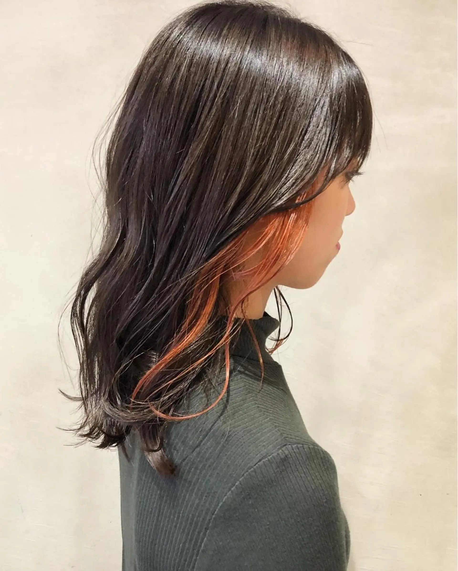 セミロング カラー ヘアアレンジ インナーカラー オレンジ 小顔カット ヘアカラー トリートメント 酸性縮毛矯正🧴韓国 レイヤー/髪質改善のヘアスタイル