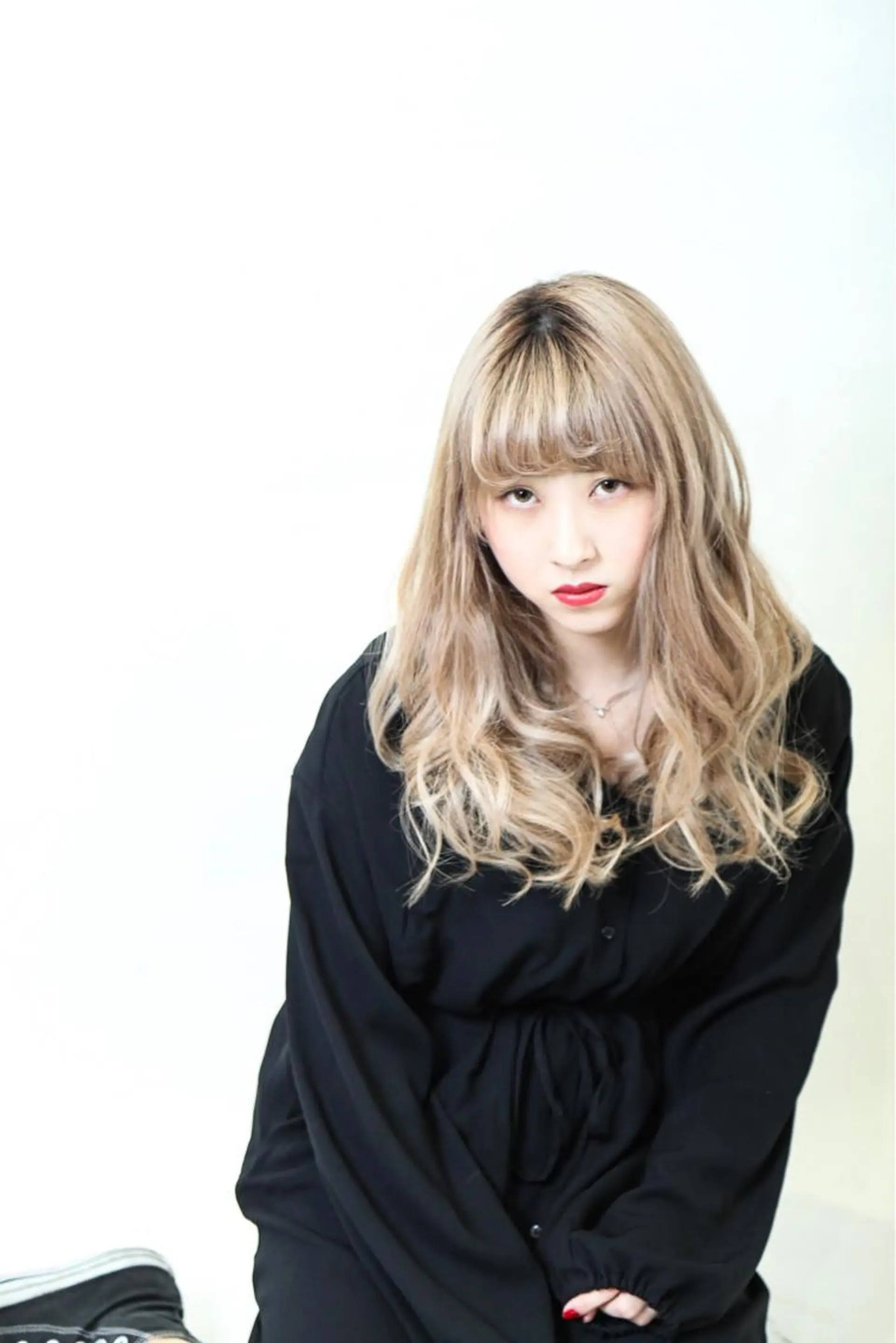 ロング カラー ハイトーンカラー オーストヘアージジ所属・TAI透明カラー 柔らかい縮毛矯正のヘアスタイル