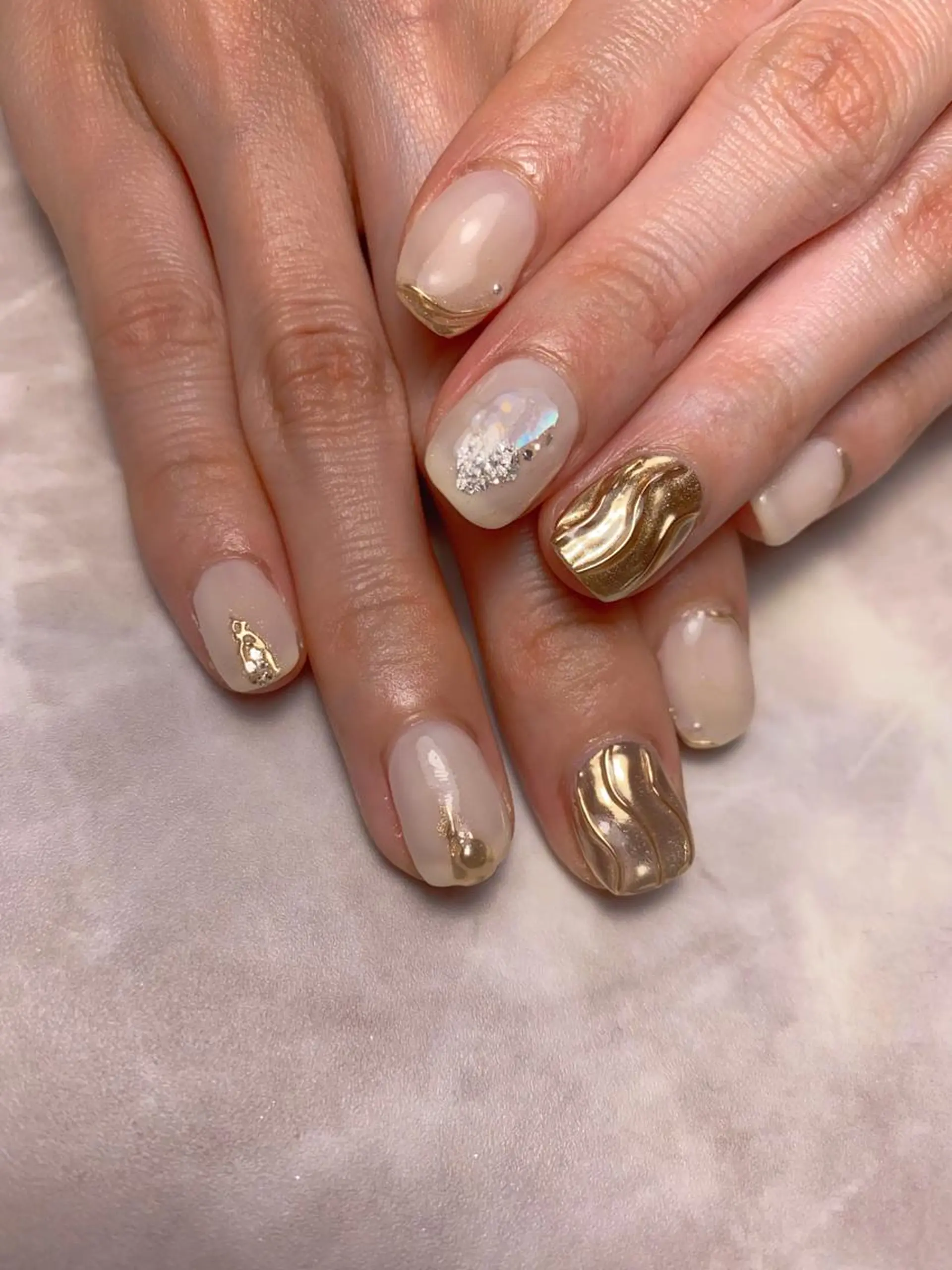 ネイル アイブロウ ミラーネイル 持ち込み ハンドネイル ハンドケア 🌿Charme🌿 MAIのネイルデザイン