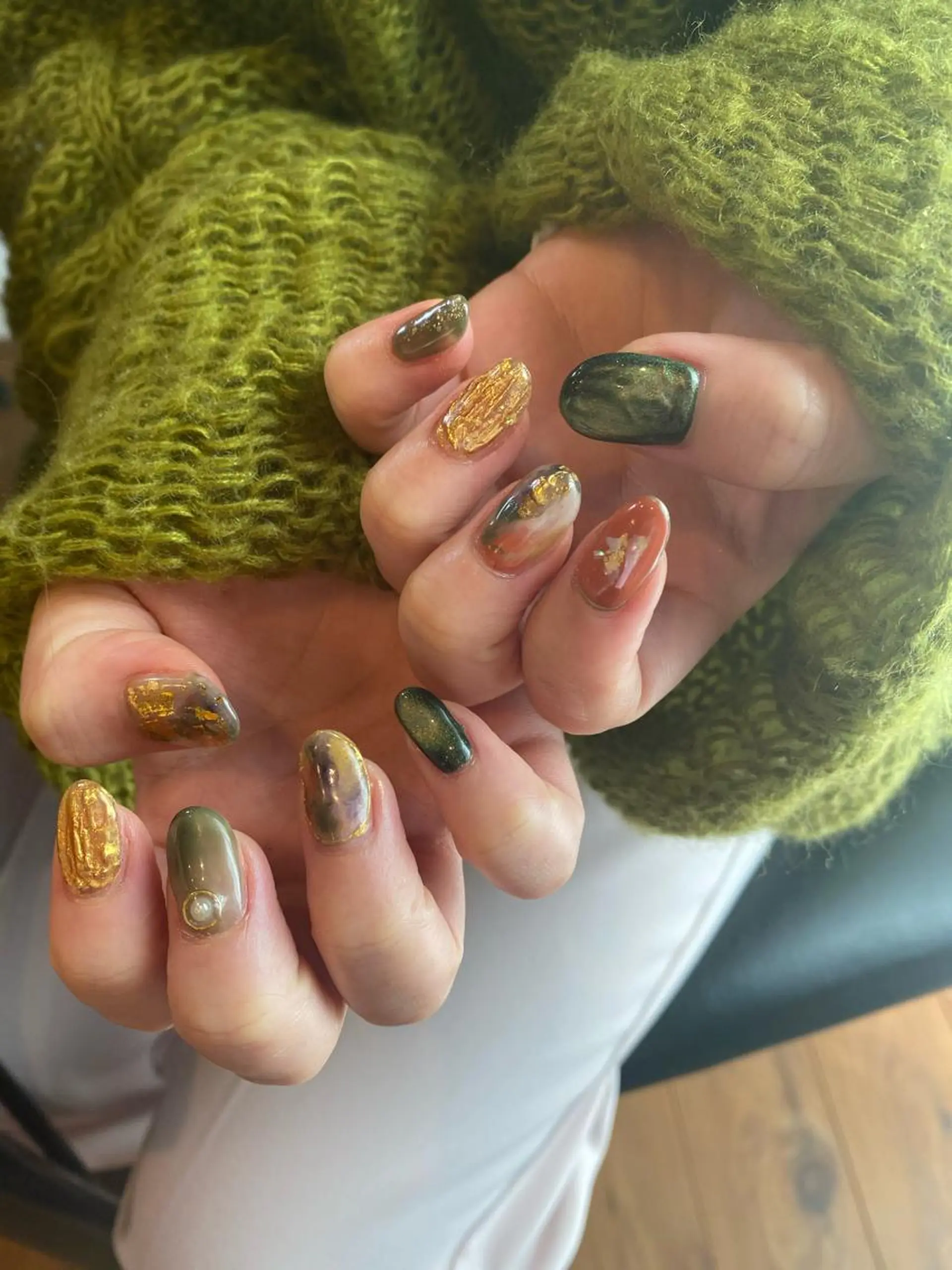 ネイル アートネイル 成人式 ミラーネイル ニュアンスネイル 冬ネイル . unffのネイルデザイン