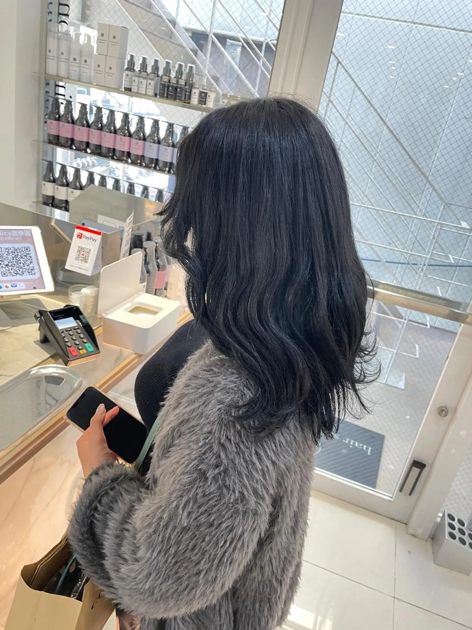 セミロング カラー ヘアアレンジ 黒髪 ブルーカラー ブルーブラック ヘアカラー トリートメント ヘッドスパ ヘアセット 艶髪✨寒色カラー✨ 翁長孝輔のヘアスタイル
