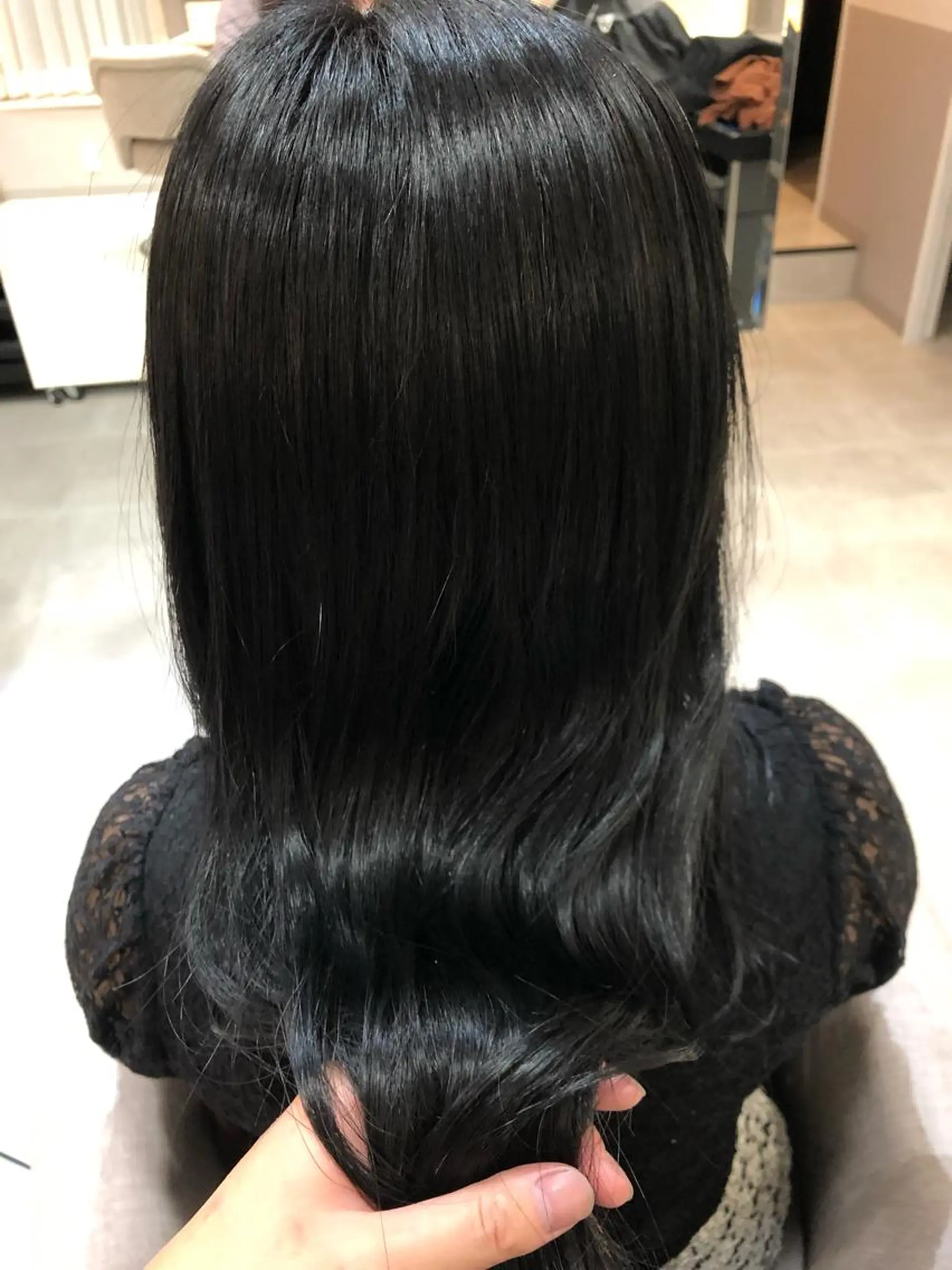 ロング 辻本 夏子のヘアスタイル