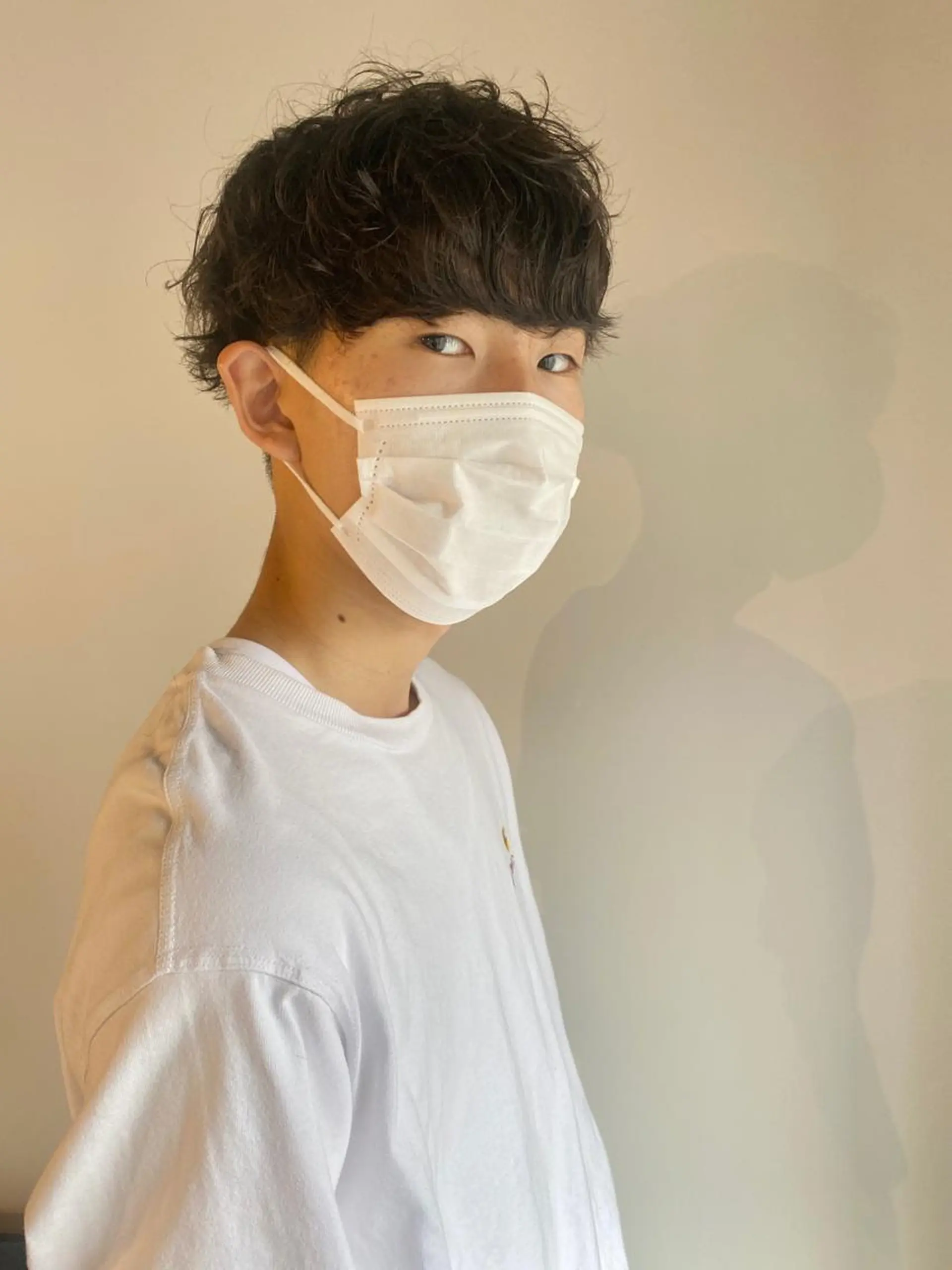 ショート パーマ メンズ メンズブリーチ コンマヘア フェードカット メンズハイライト カルマパーマ カット パーマ トリートメント 🔹YUTA🔹 メンズパーマのヘアスタイル