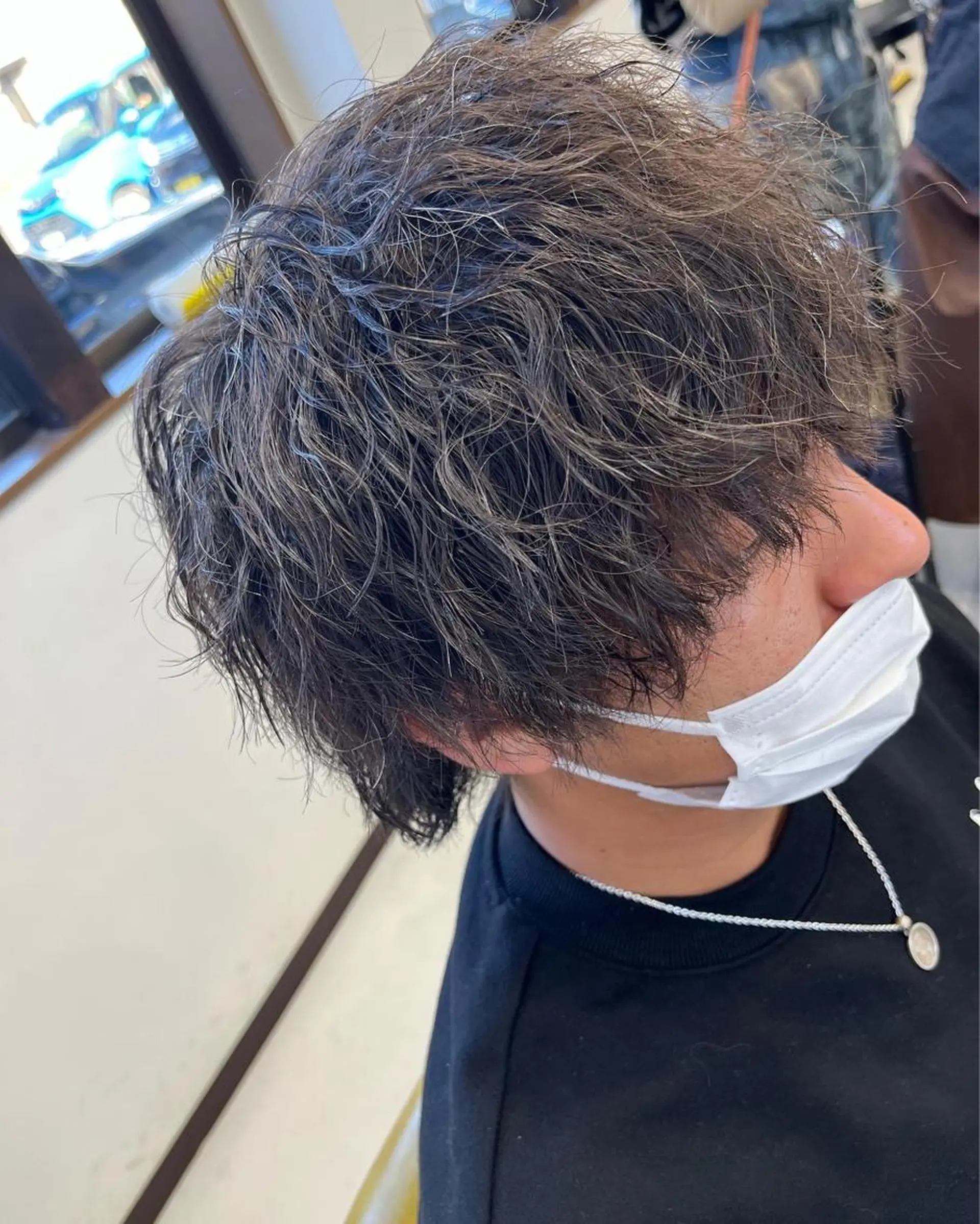 ショート パーマ メンズ 峯 渉人のヘアスタイル