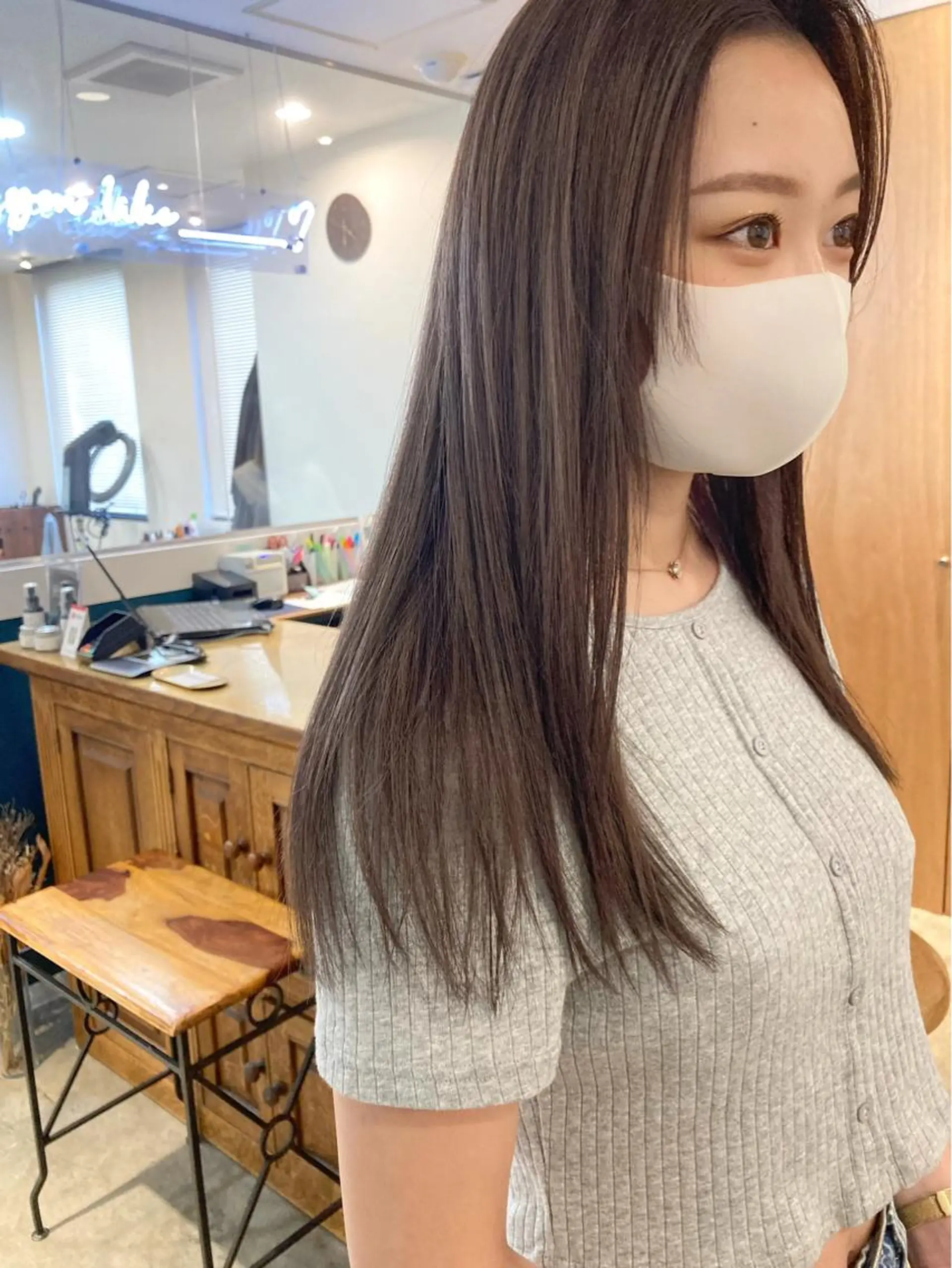 セミロング ハイライト ヘアカラー カラーリスト菅野 竜矢🌈のヘアスタイル