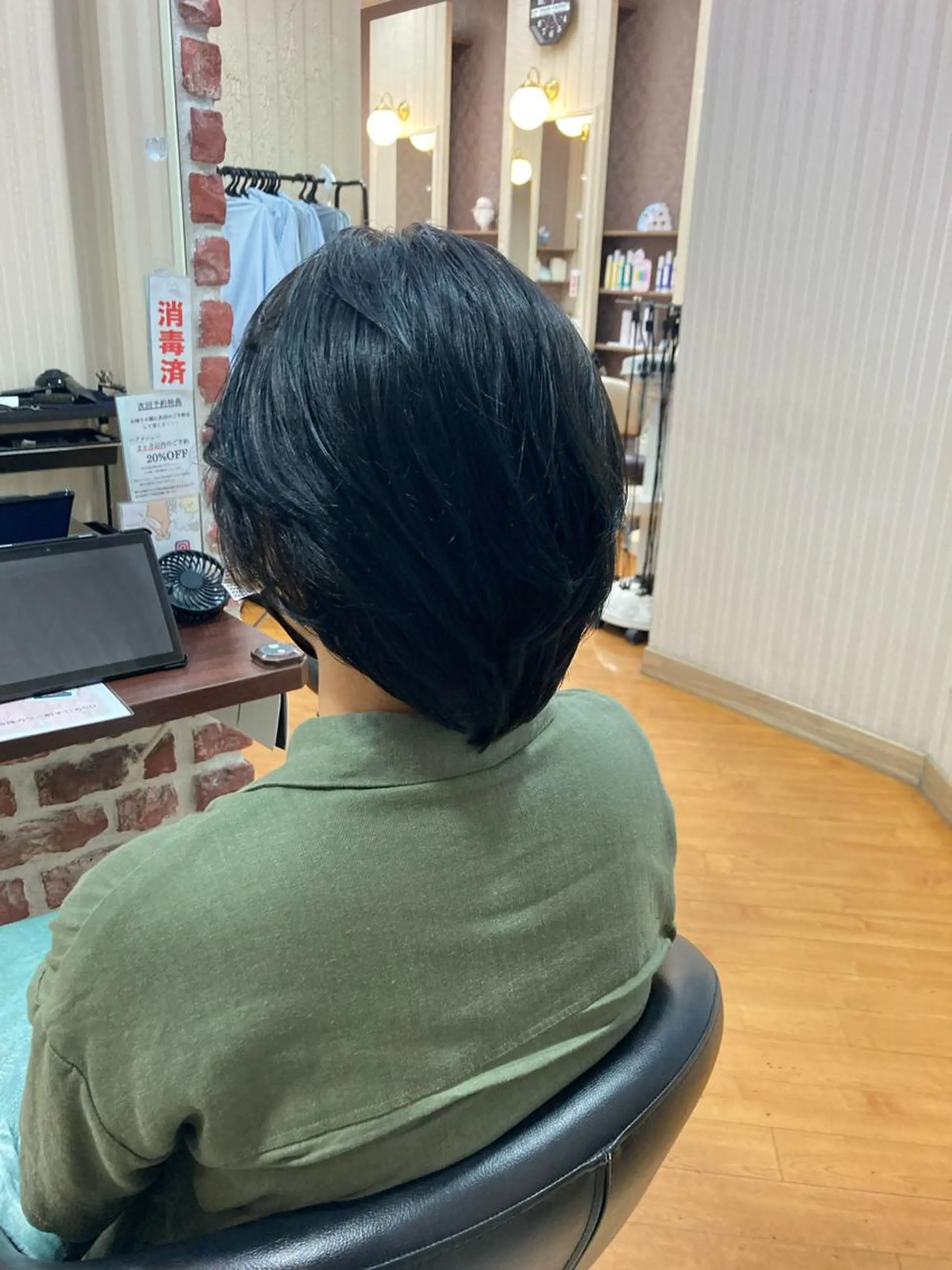 ショート カラー ブルーカラー ブラウンカラー RITA'S所属・谷口 真代のヘアスタイル