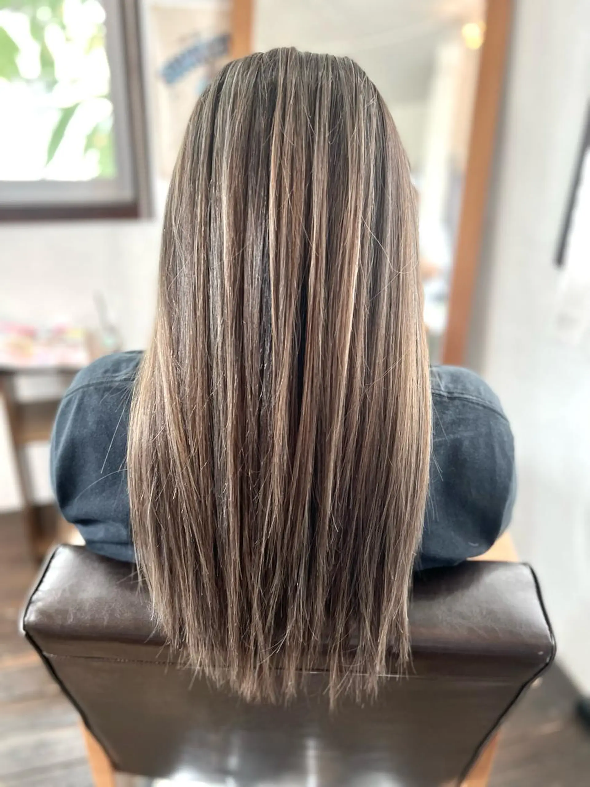 ロング カラー バレイヤージュ ベージュカラー グラデーションカラー ハイライトカラー ハイライト ヘアカラー Style Tのヘアスタイル