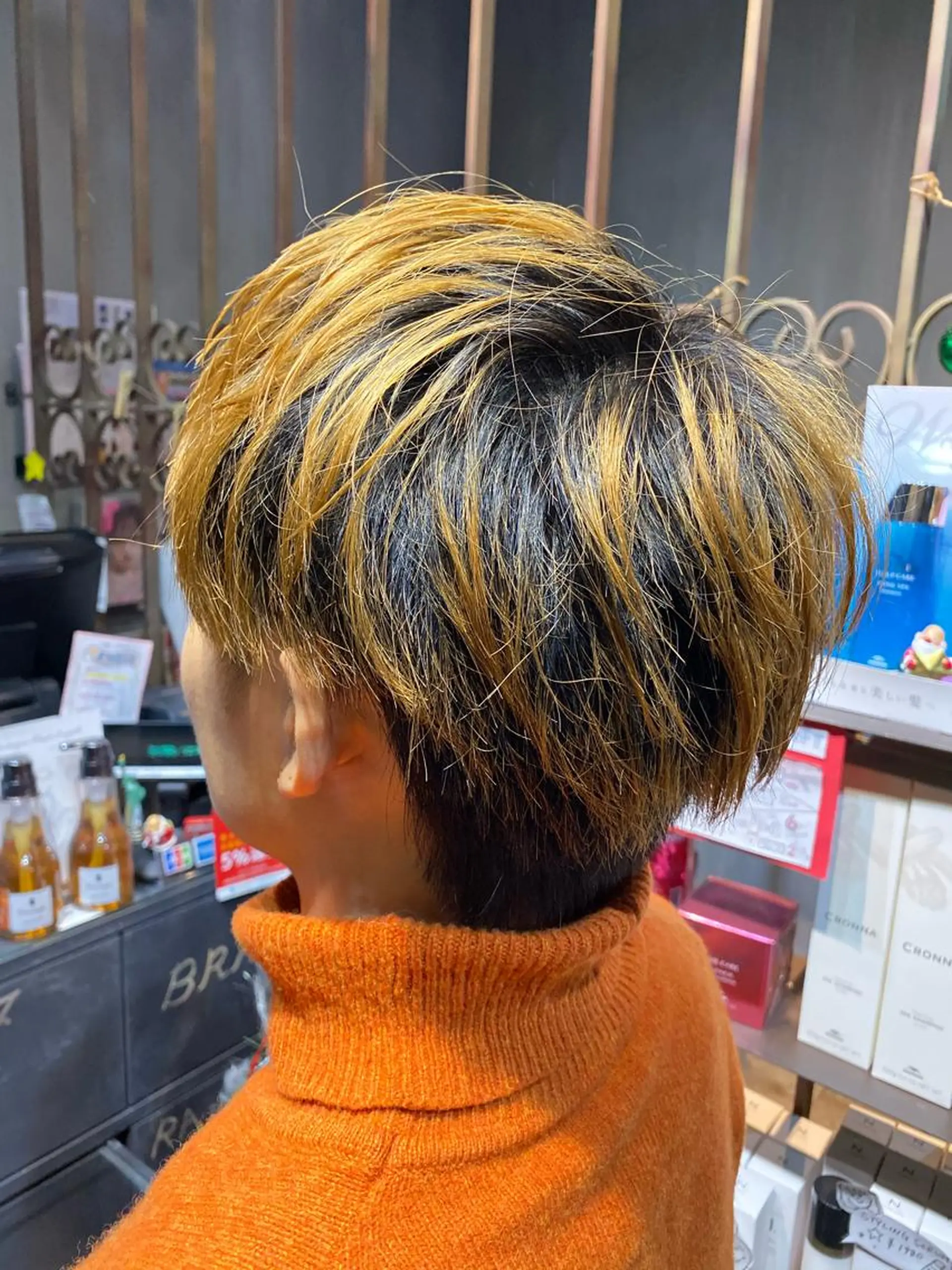 メンズ マッシュ ツーブロック 美髪/髪質改善 レイヤー/透けカラーのヘアスタイル