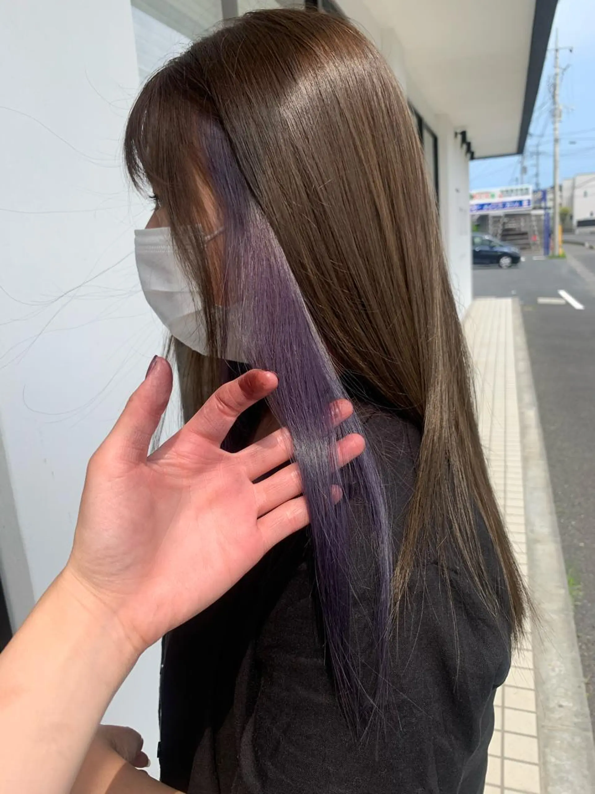 セミロング カラー アッシュ ブリーチ イヤリングカラー ラベンダーカラー ラベンダーアッシュ ヘアカラー ハイトーン職人💗 松本輝美のヘアスタイル