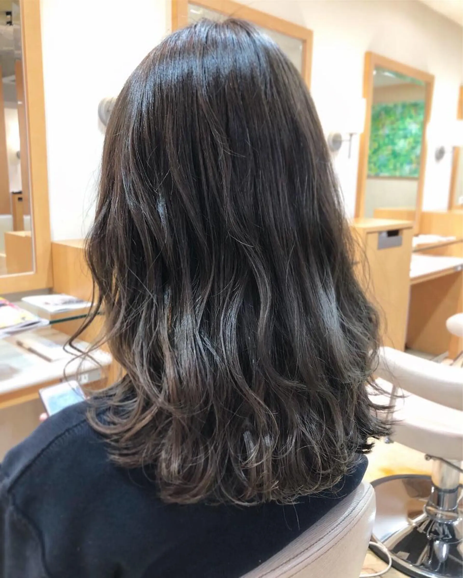 セミロング カラー ベージュカラー ブルーカラー グラデーションカラー ニュアンスカラー🫧 加納のヘアスタイル
