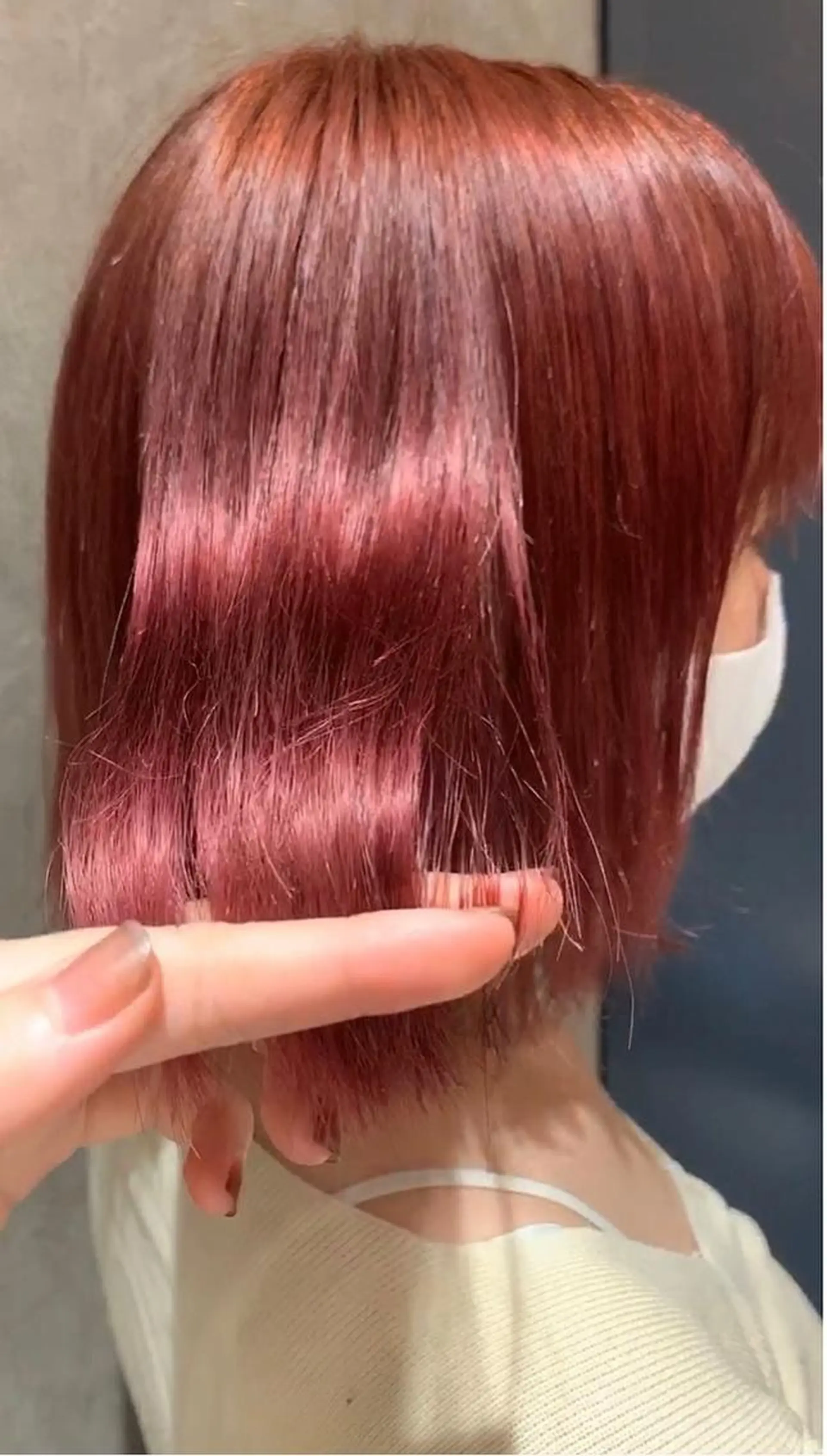 ショート カラー カシス ピンクカラー うえの ももねのヘアスタイル