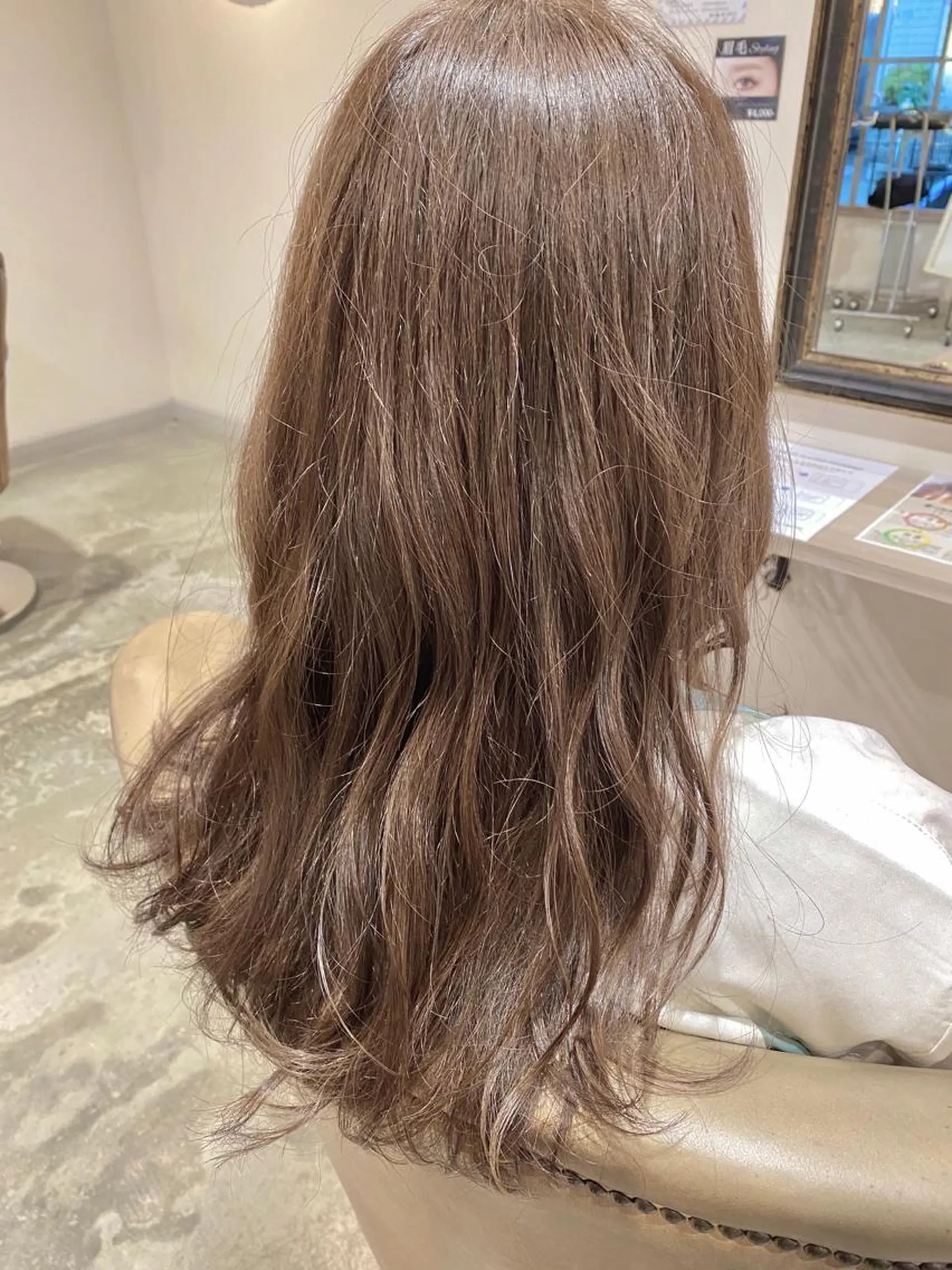 セミロング カラー 透明感カラー グレージュ イルミナカラー ヘアカラー トリートメント 美髪・髪質改善 有田怜平のヘアスタイル