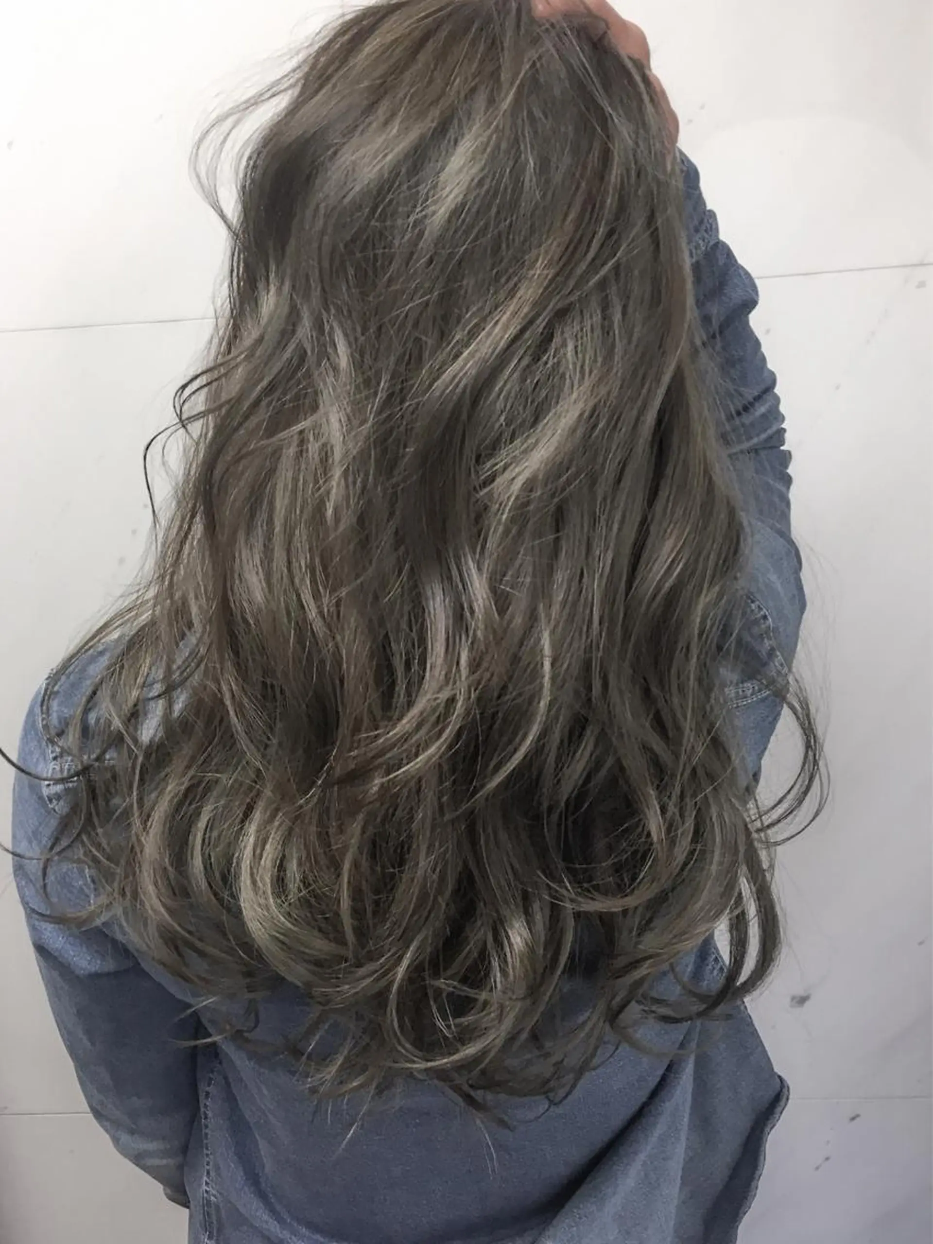 ロング カラー グレージュ ハイライトカラー 外国人風カラー ハイライト l'or所属・宮内 佑規のその他イメージ