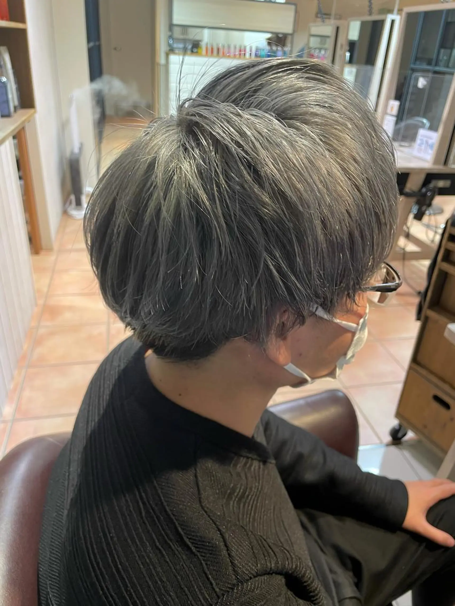 ミディアム カラー メンズ シルバー 辻堂メンズ特化 YU-YAのヘアスタイル