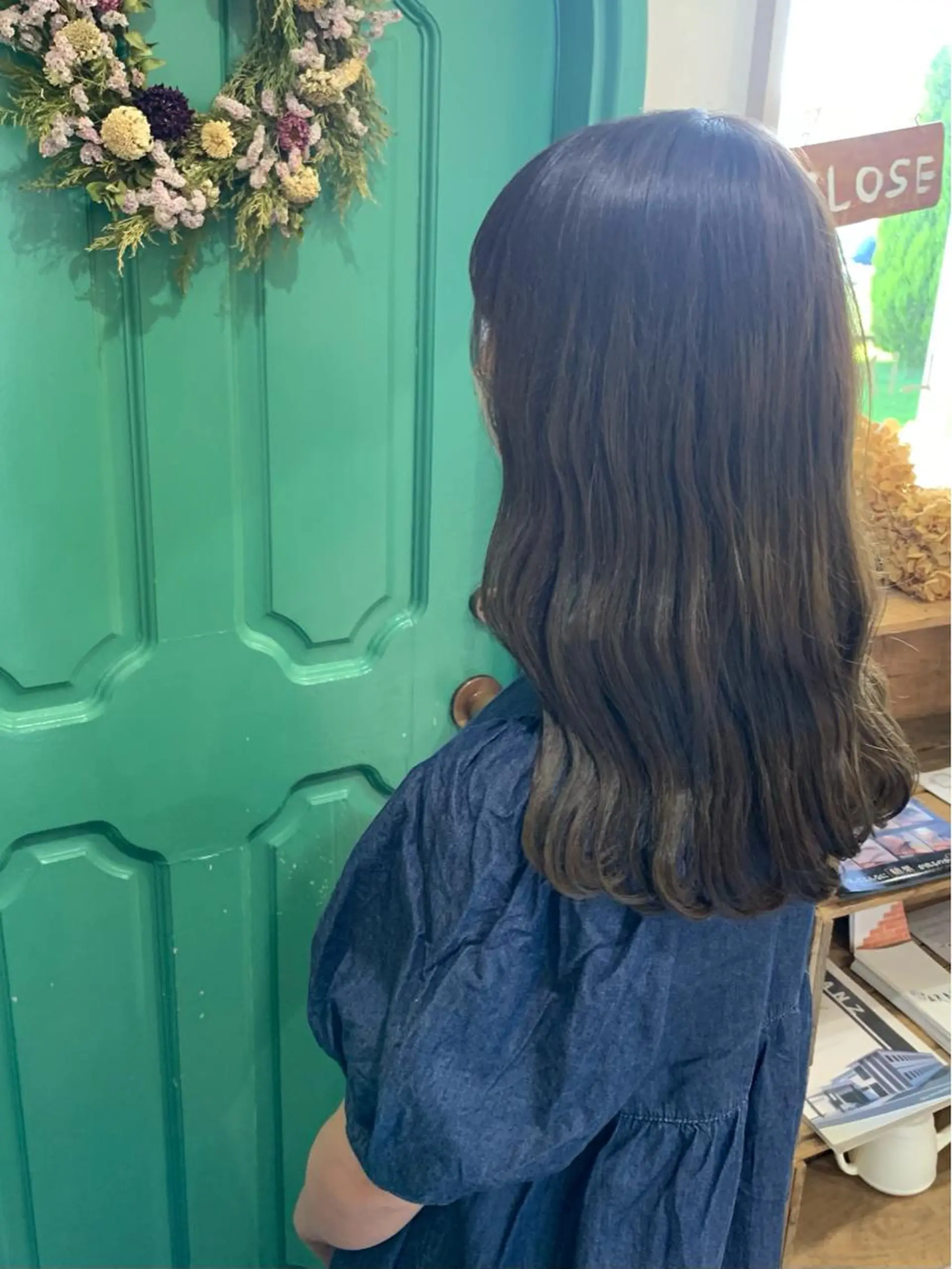 セミロング カラー ヘアカラー 佐藤 美咲のヘアスタイル