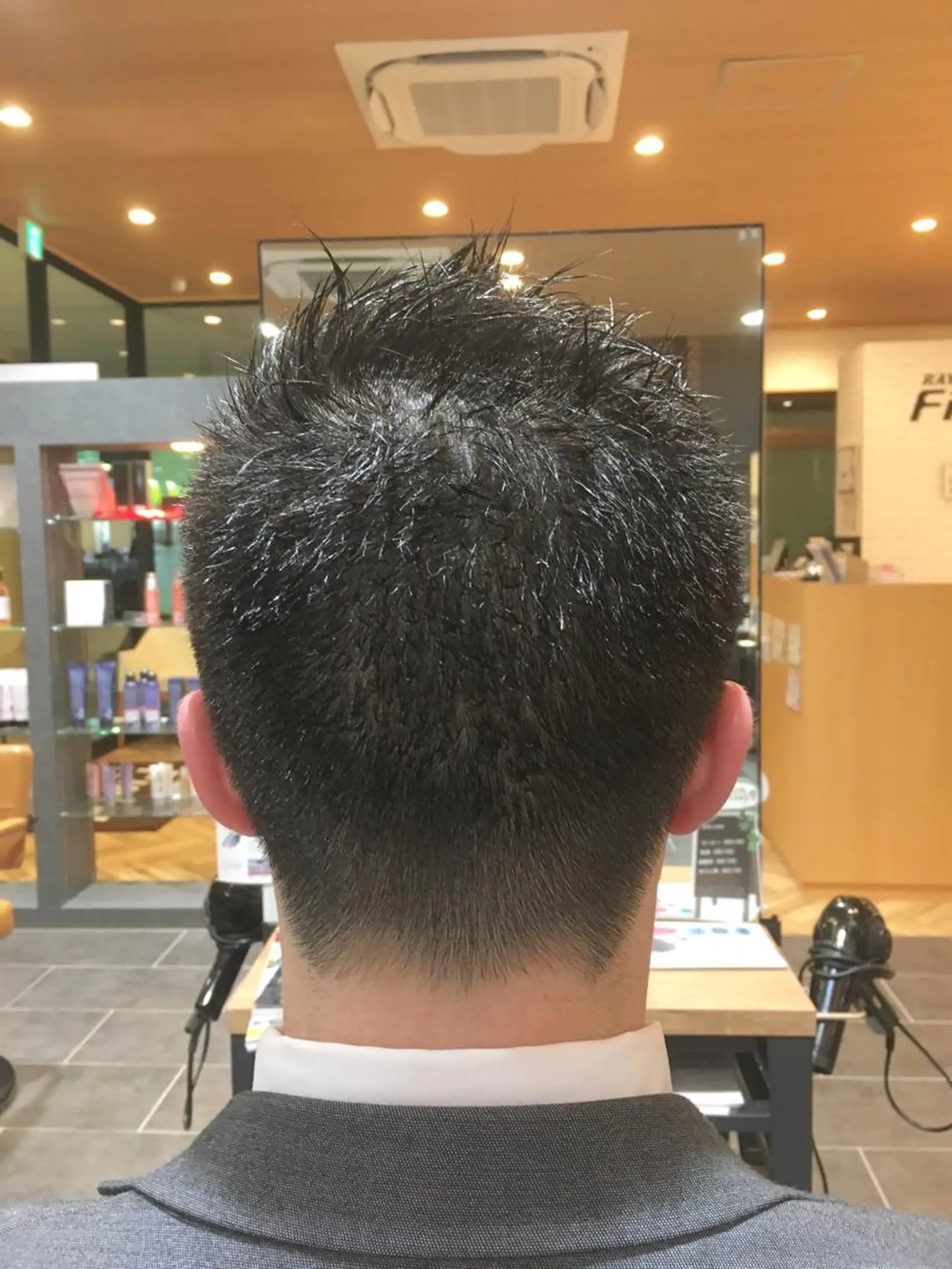 ショート メンズ 吉村 周馬のヘアスタイル