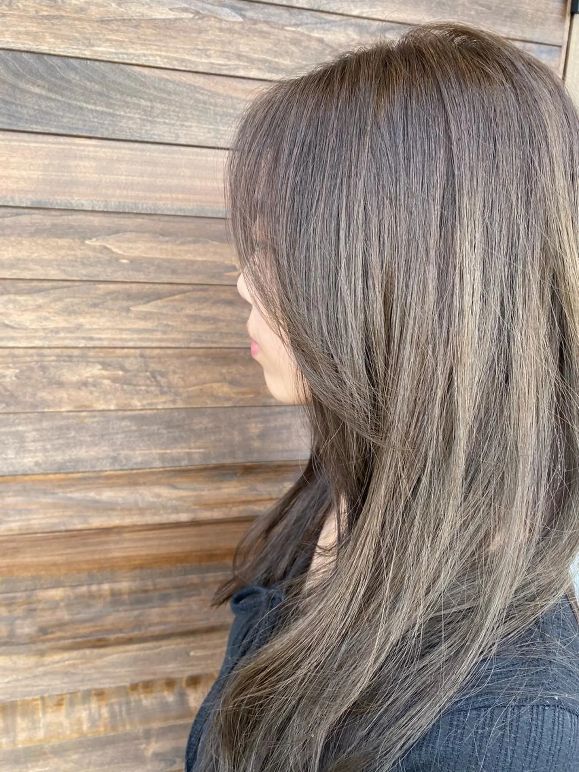 ロング 大内 郁のヘアスタイル