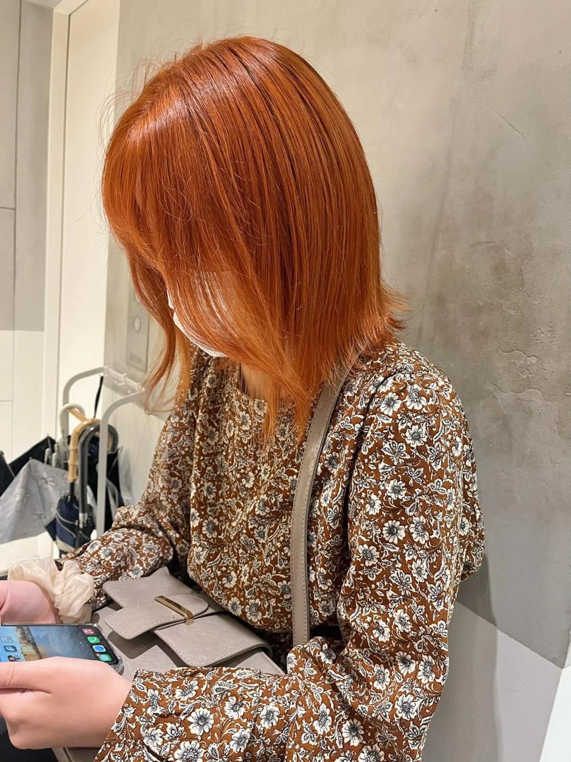 ミディアム カラー ブリーチ ハイトーンカラー オレンジ 風香🪼レイヤー /透明感カラーのヘアスタイル