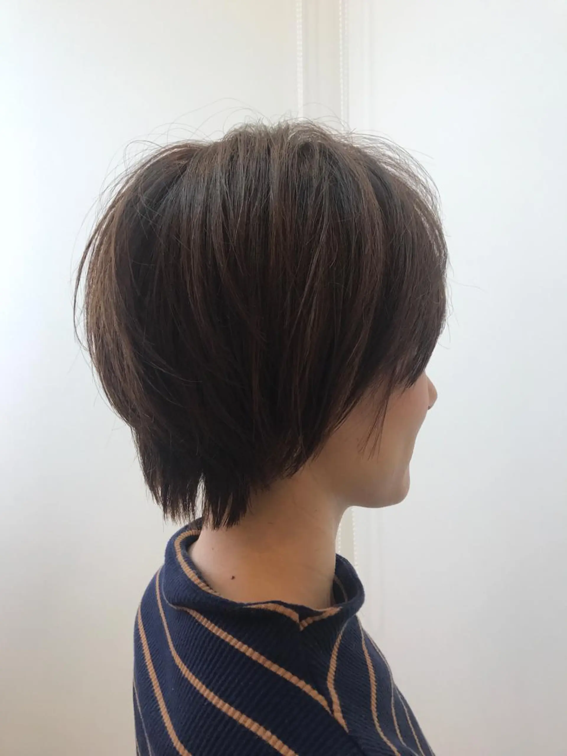 ショート カラー 湯浅 了一のヘアスタイル