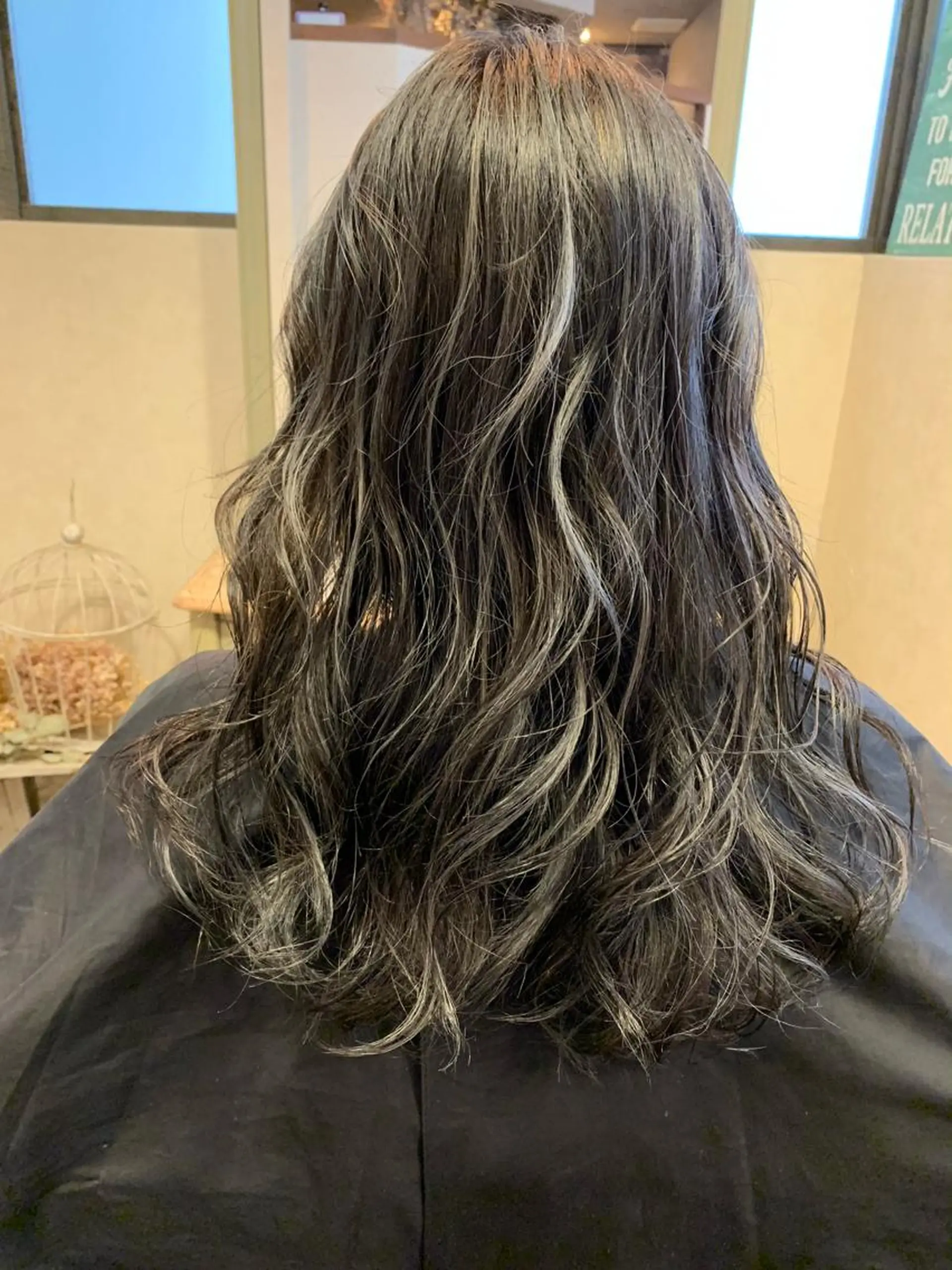 ロング ハイライト Lit所属・Lit.豊橋 夏目のヘアスタイル