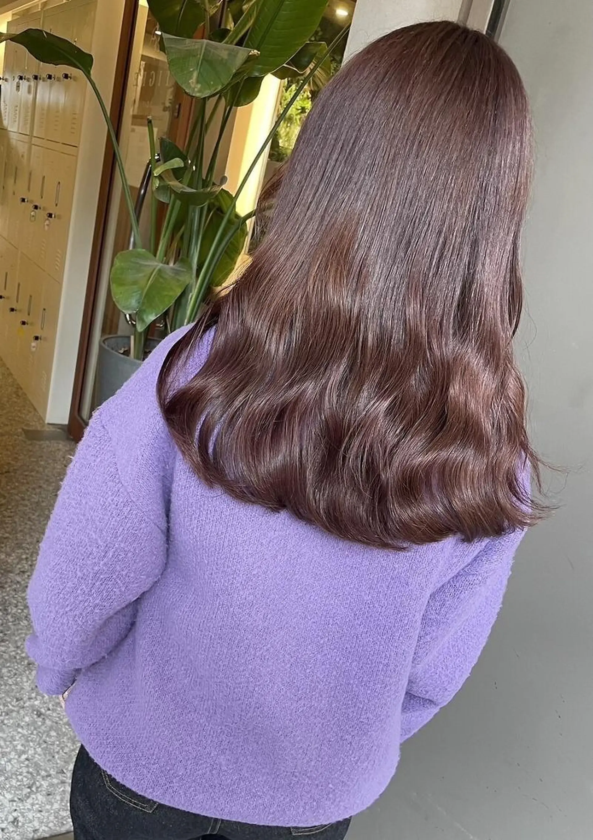 セミロング カラー ブリーチ ブラウンカラー ショコラブラウン ダブルカラー ブリーチなしカラー ヘアカラー トリートメント TIGRE kamitoriのヘアスタイル