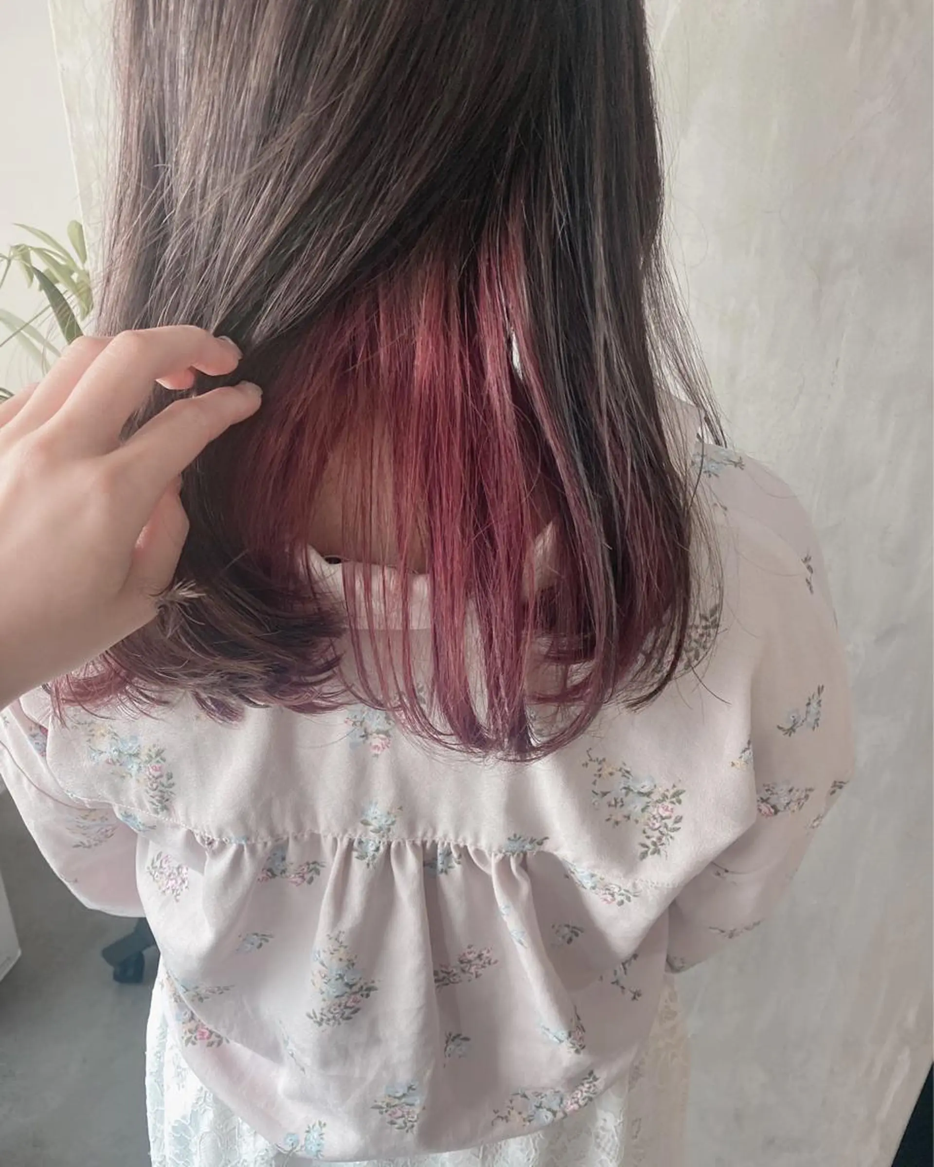 ミディアム カラー ヘアアレンジ インナーカラー ラベンダーカラー ピンクカラー ピンクラベンダー stylist/蛯谷 珠里のヘアスタイル