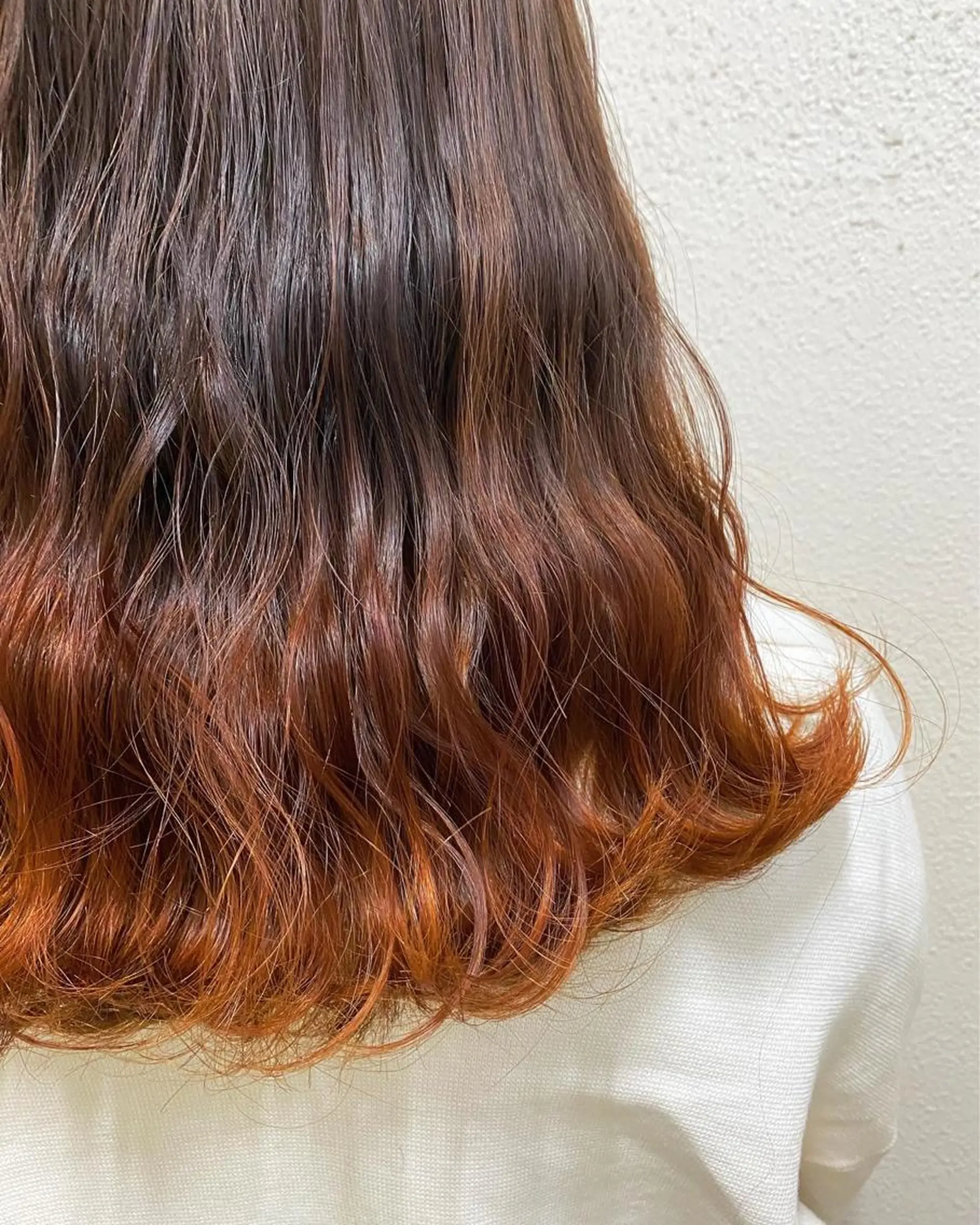 ミディアム カラー グラデーションカラー オレンジ ヘアカラー ツキノキ ミナのヘアスタイル