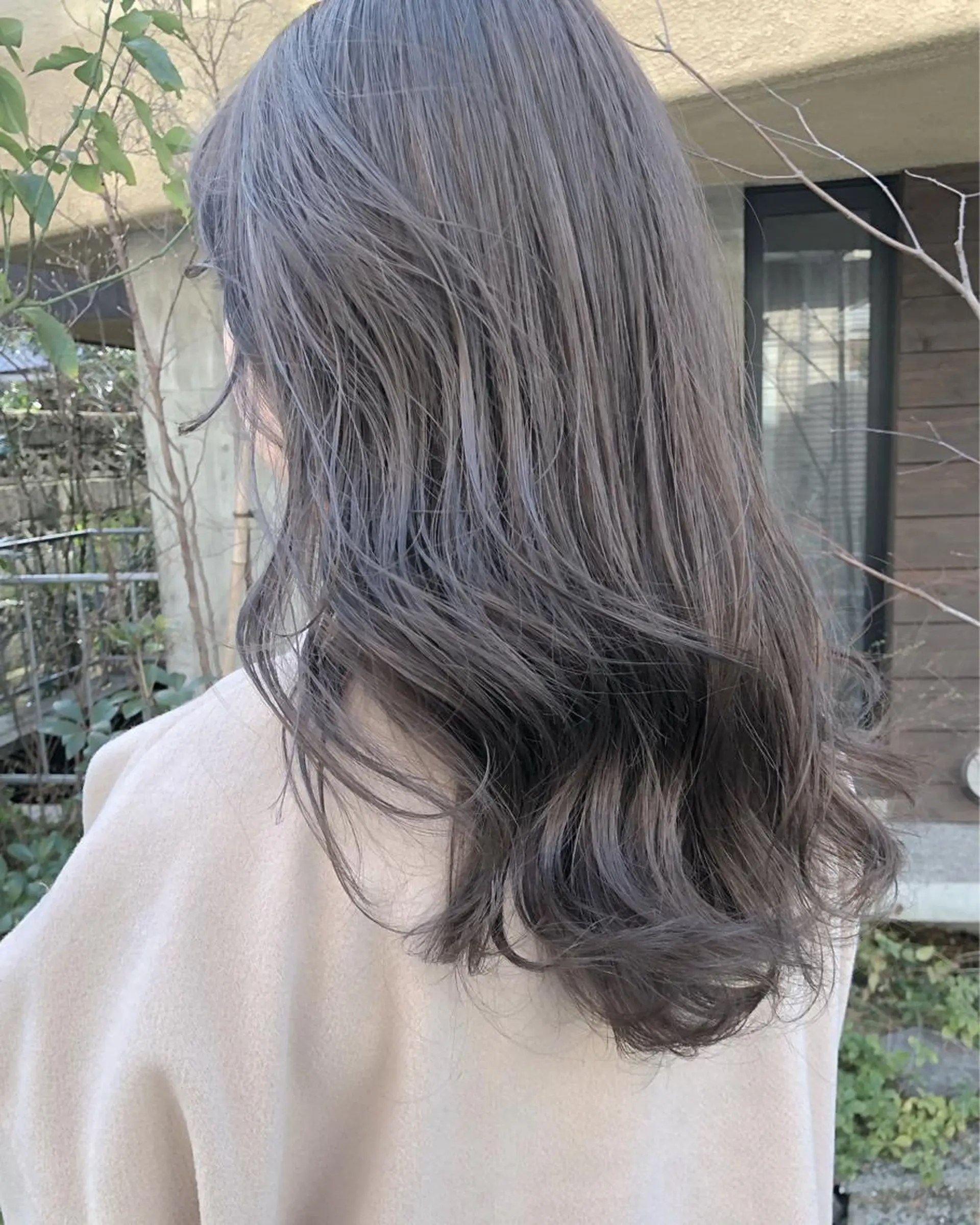 カラー ニシオカ タクヤのヘアスタイル